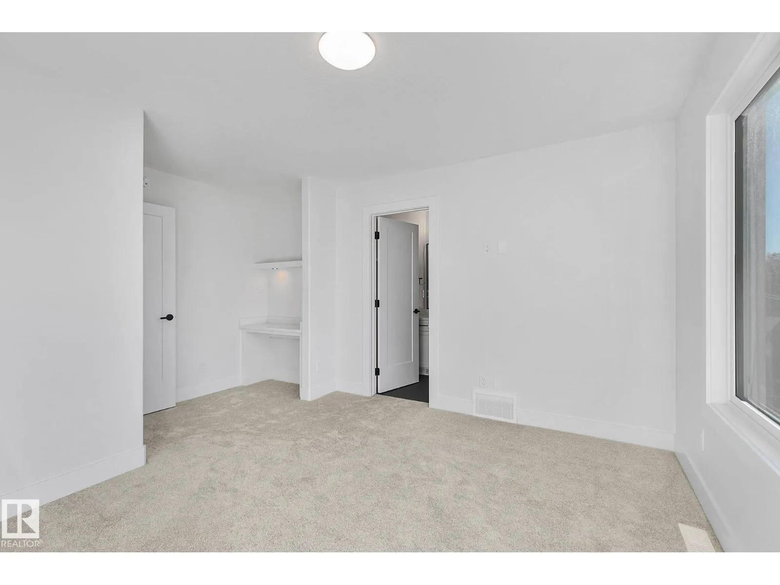 14717 88 AV NW