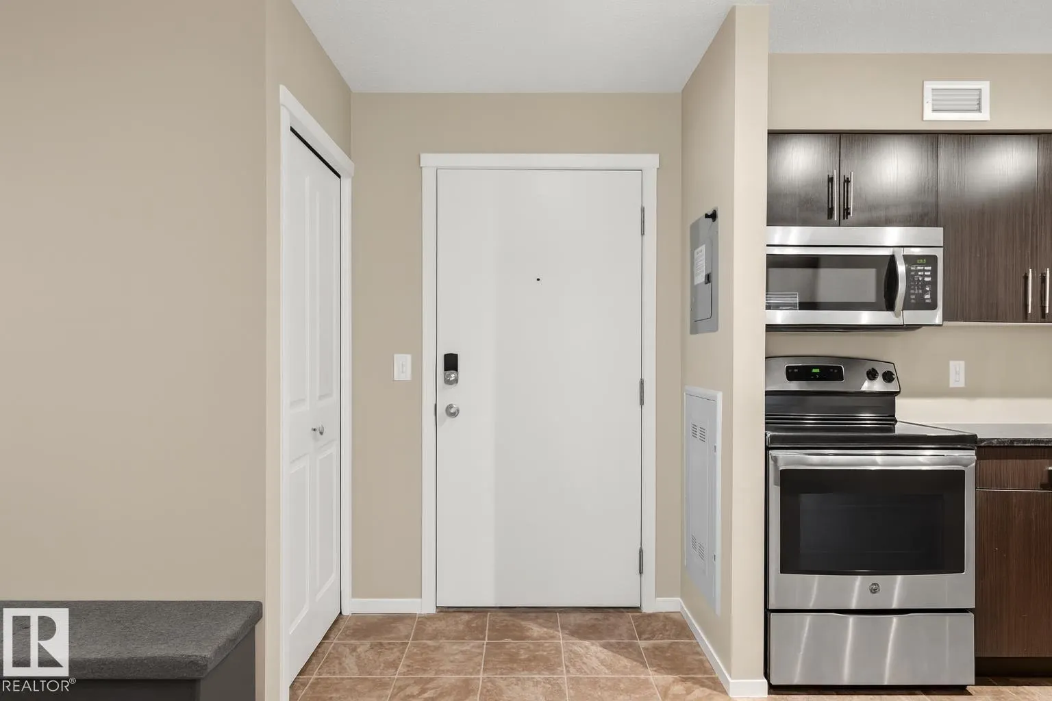 #205 5810 MULLEN PL NW