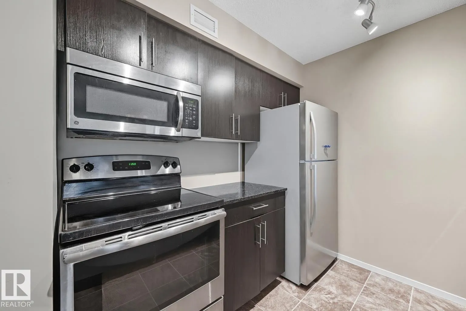 #205 5810 MULLEN PL NW