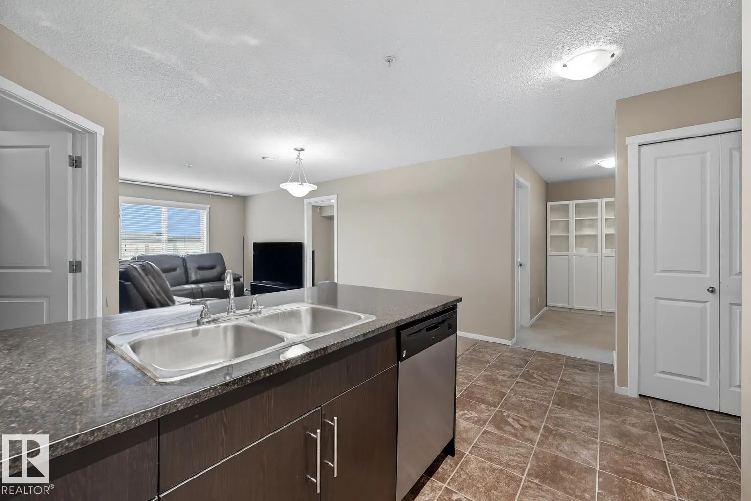 #205 5810 MULLEN PL NW