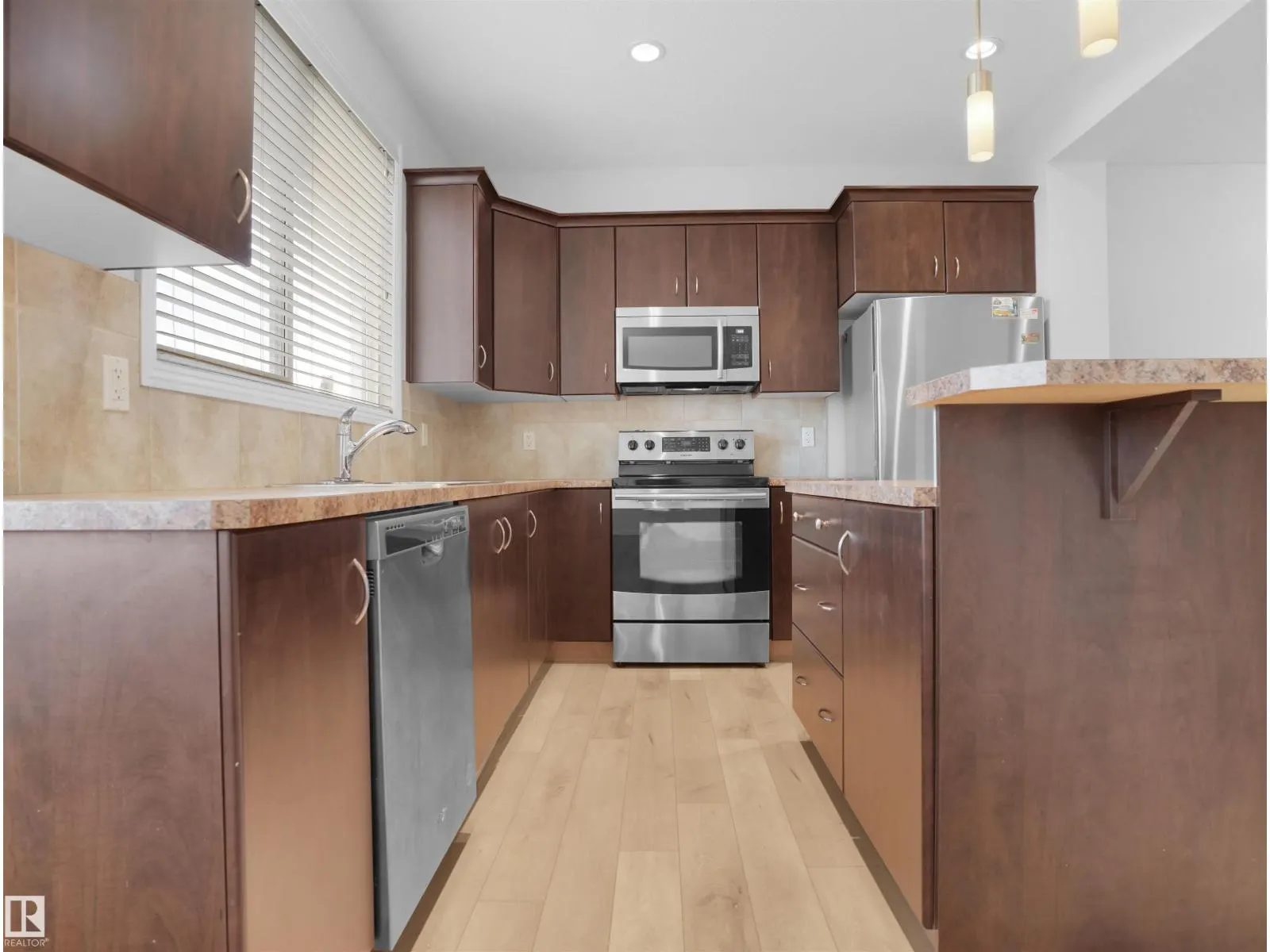 2533 COLE CR SW