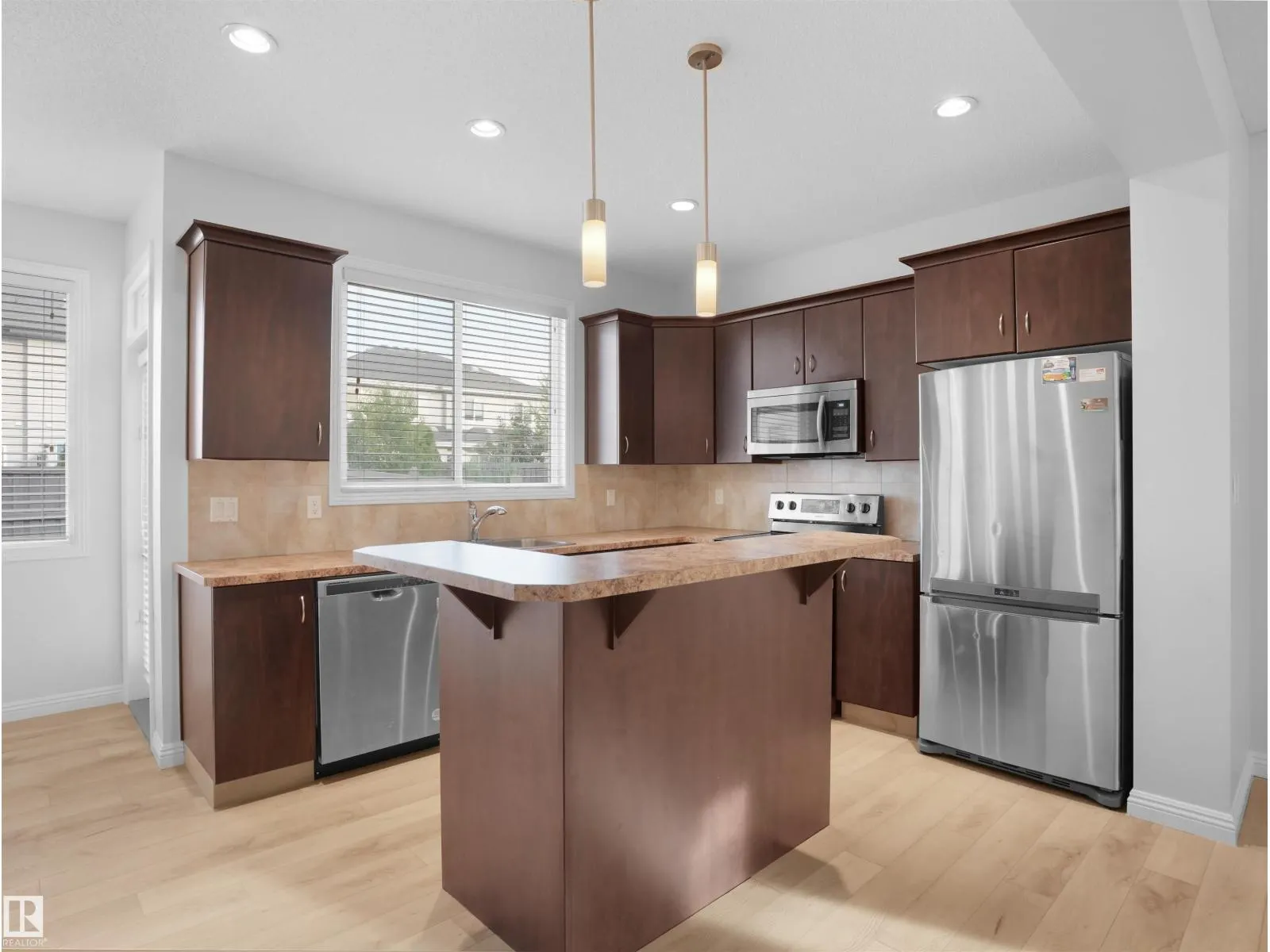 2533 COLE CR SW