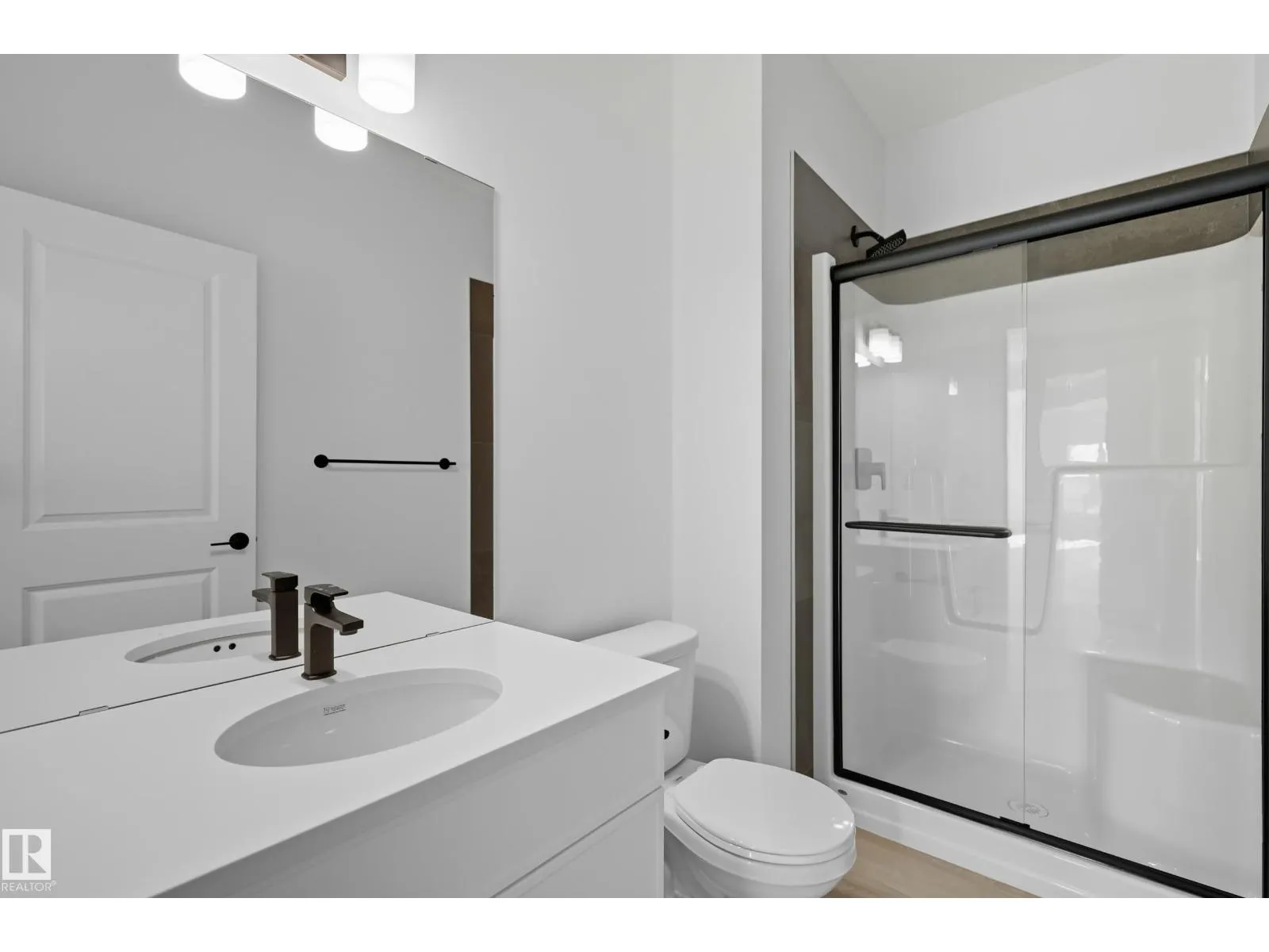 22607 90 AV NW