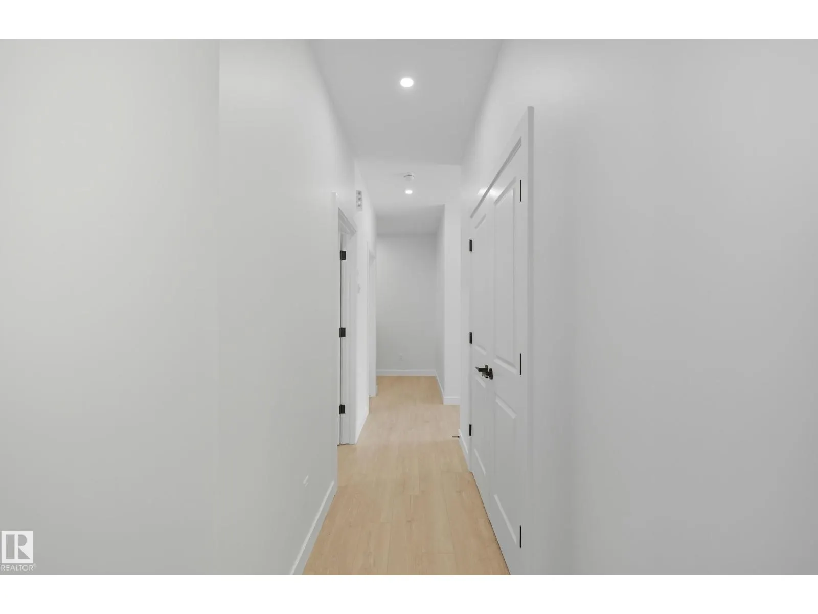 22607 90 AV NW
