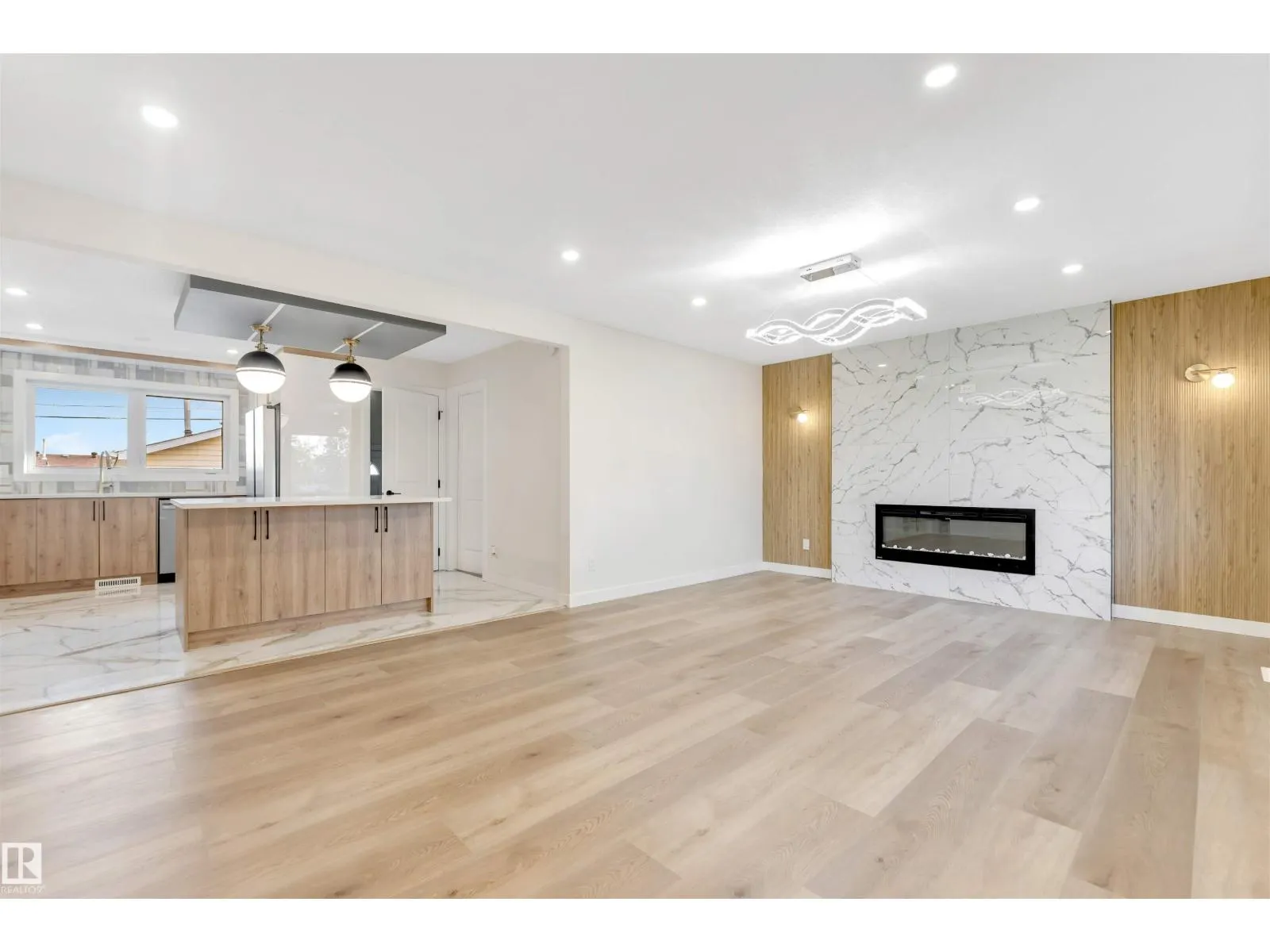 5907 137 AV NW