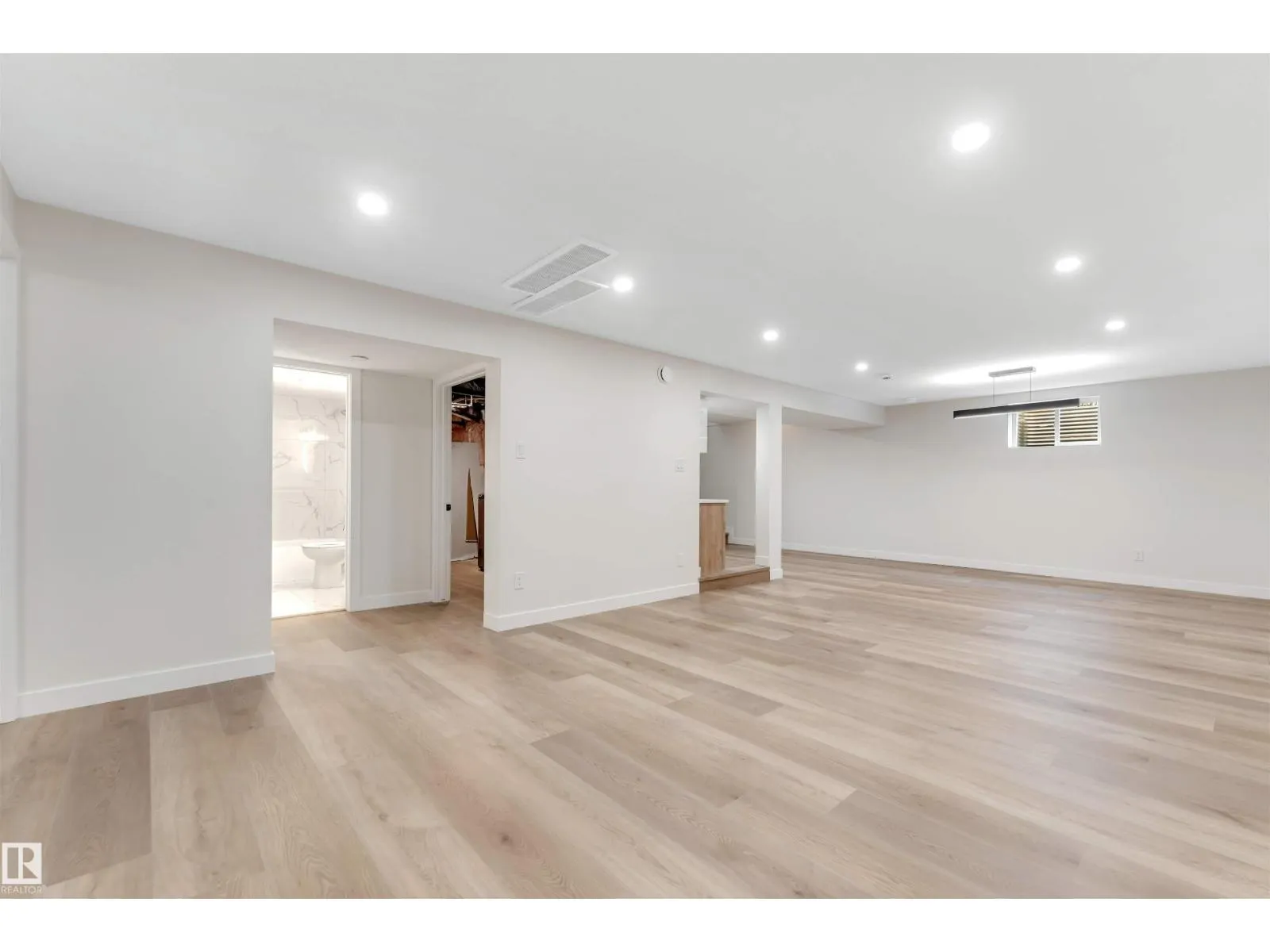 5907 137 AV NW