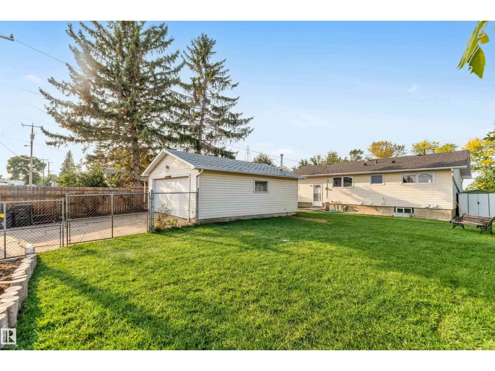 5907 137 AV NW