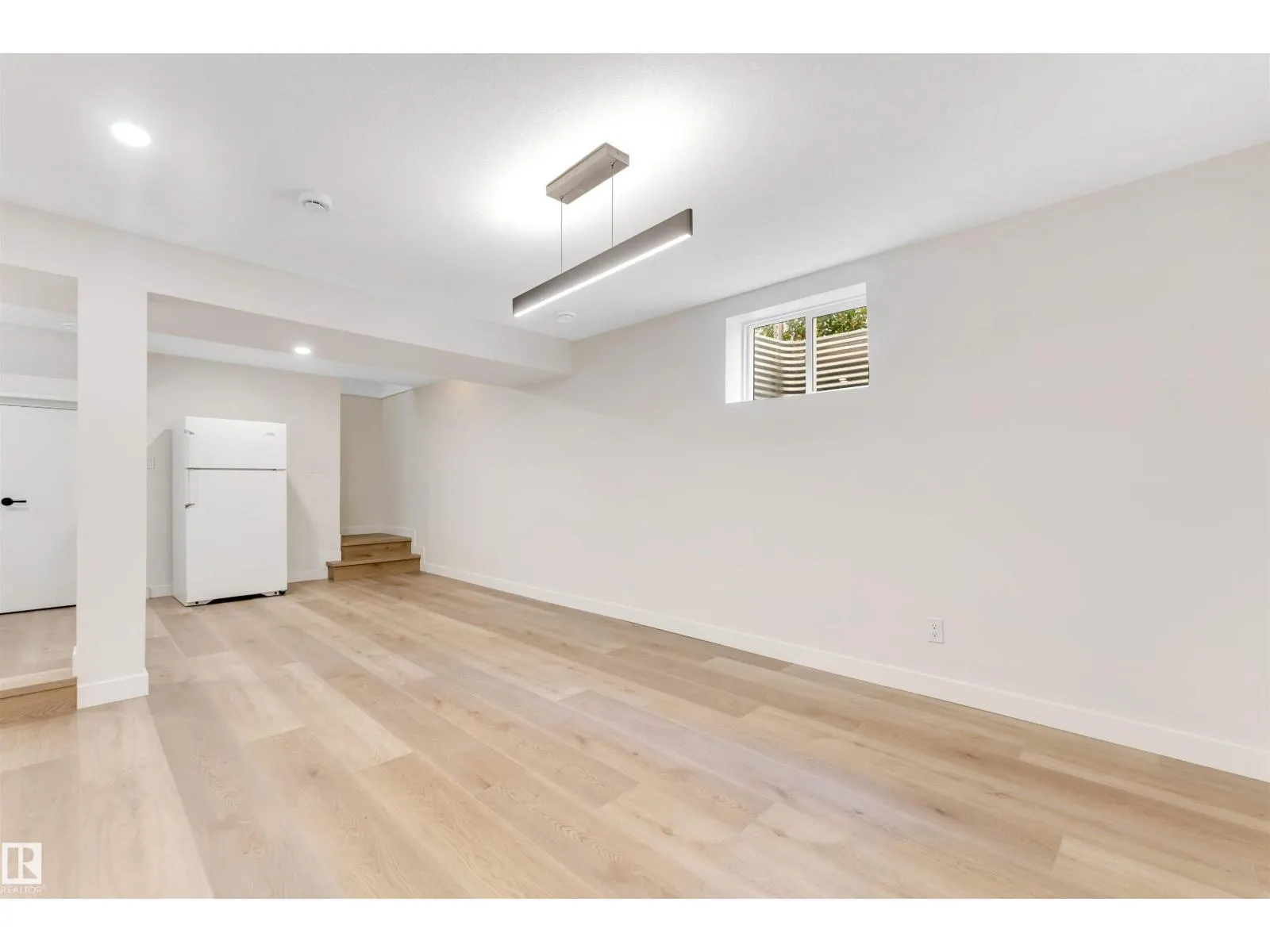 5907 137 AV NW
