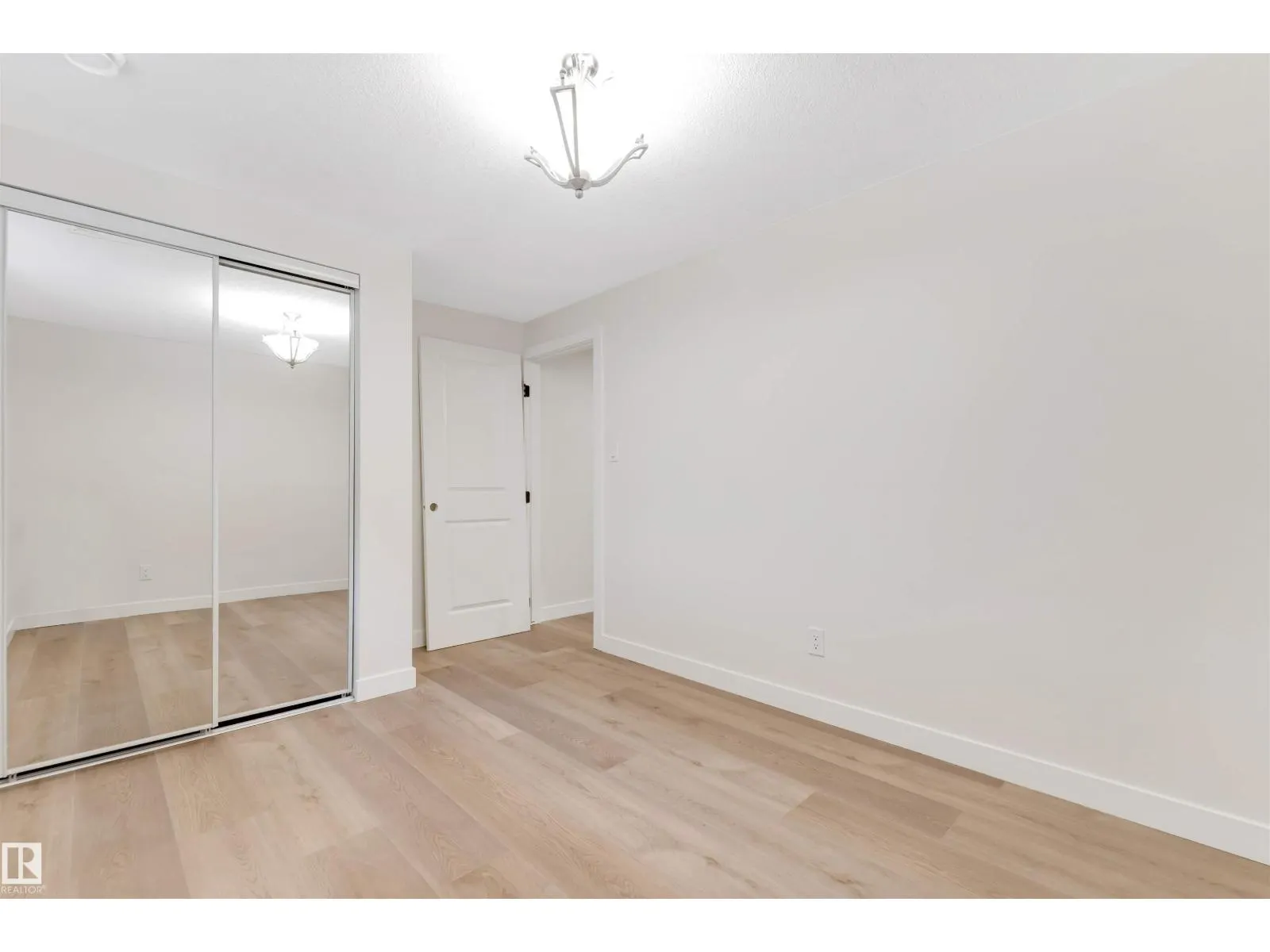 5907 137 AV NW