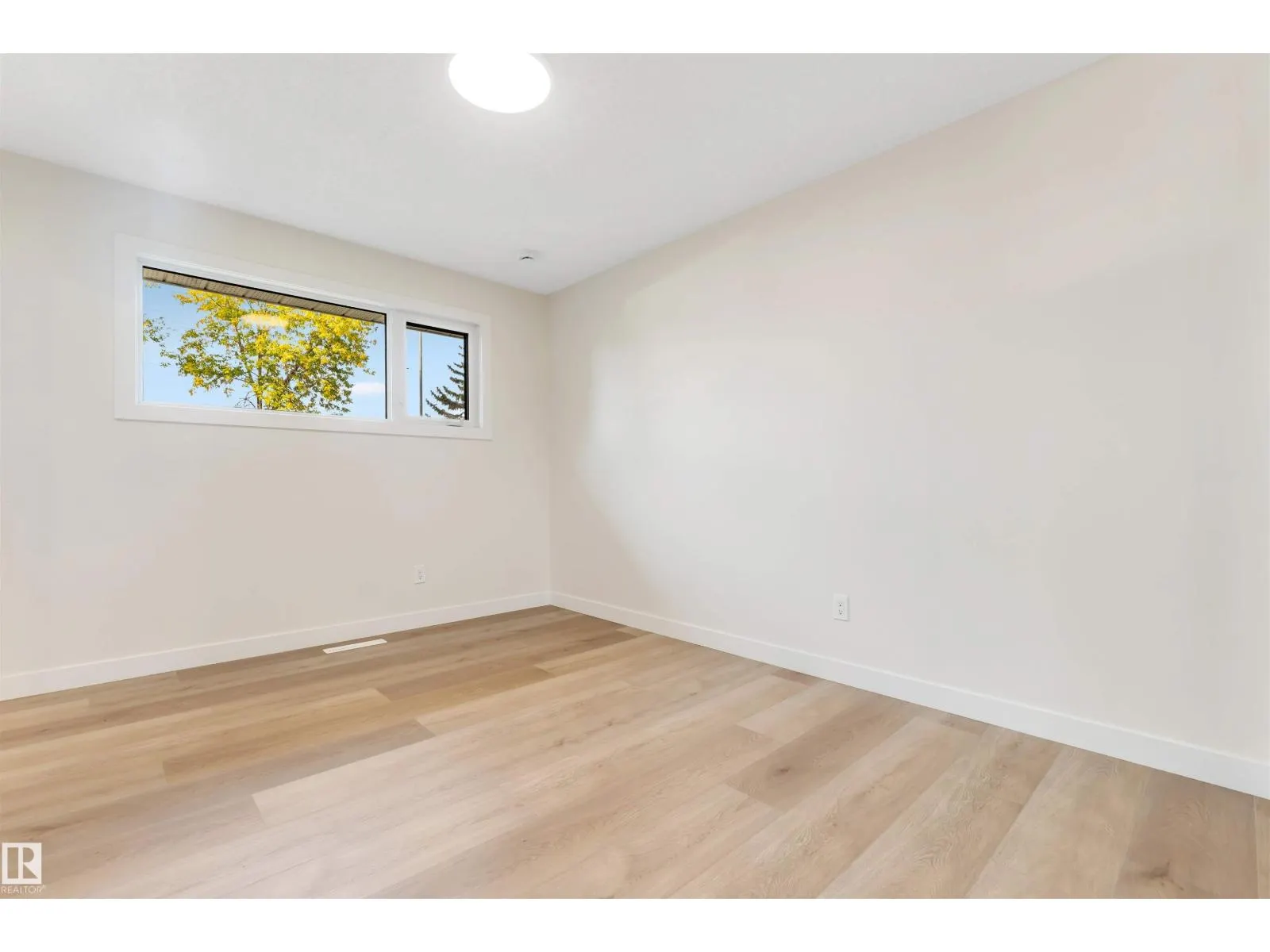 5907 137 AV NW