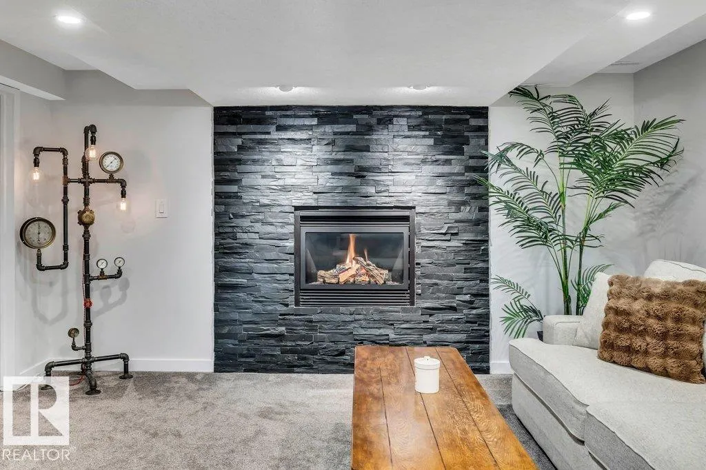 18911 94 AV NW NW