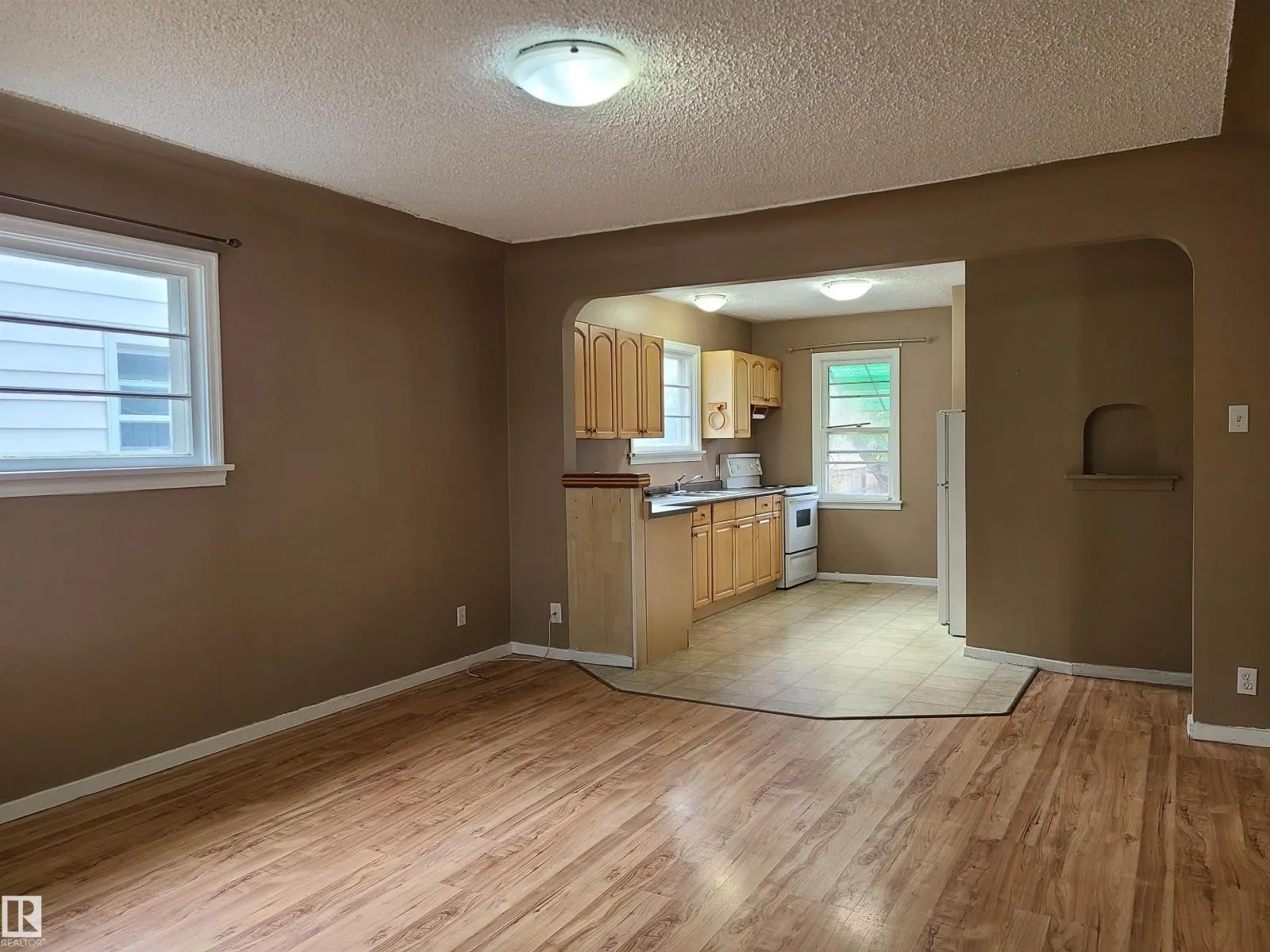 12414 90 ST NW