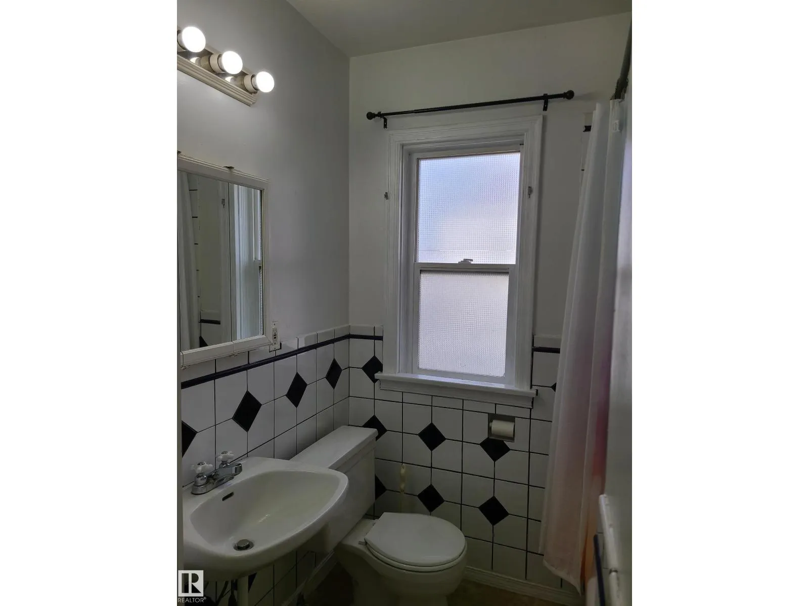 12414 90 ST NW