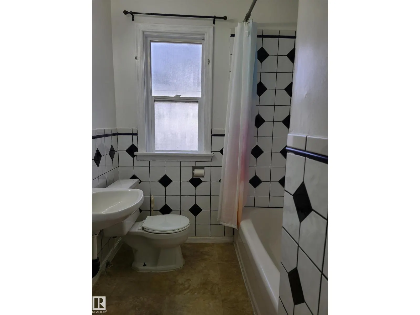 12414 90 ST NW