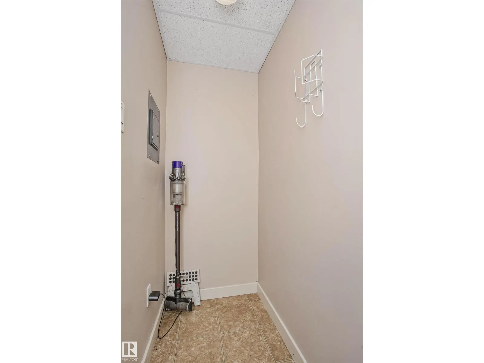 #504 9715 110 ST NW