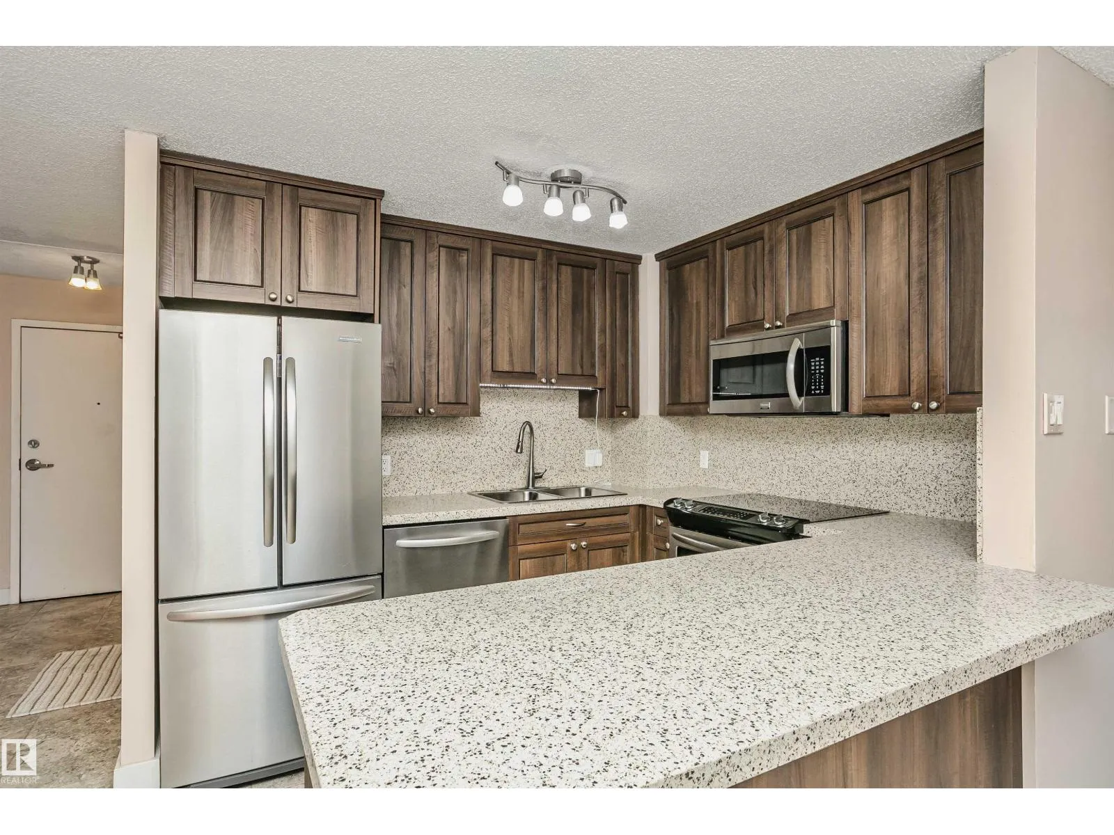 #504 9715 110 ST NW