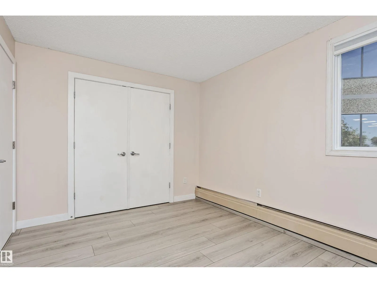 #504 9715 110 ST NW