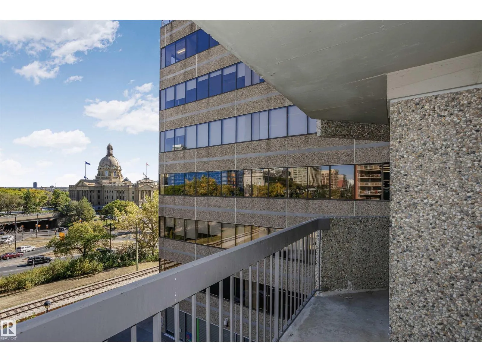 #504 9715 110 ST NW