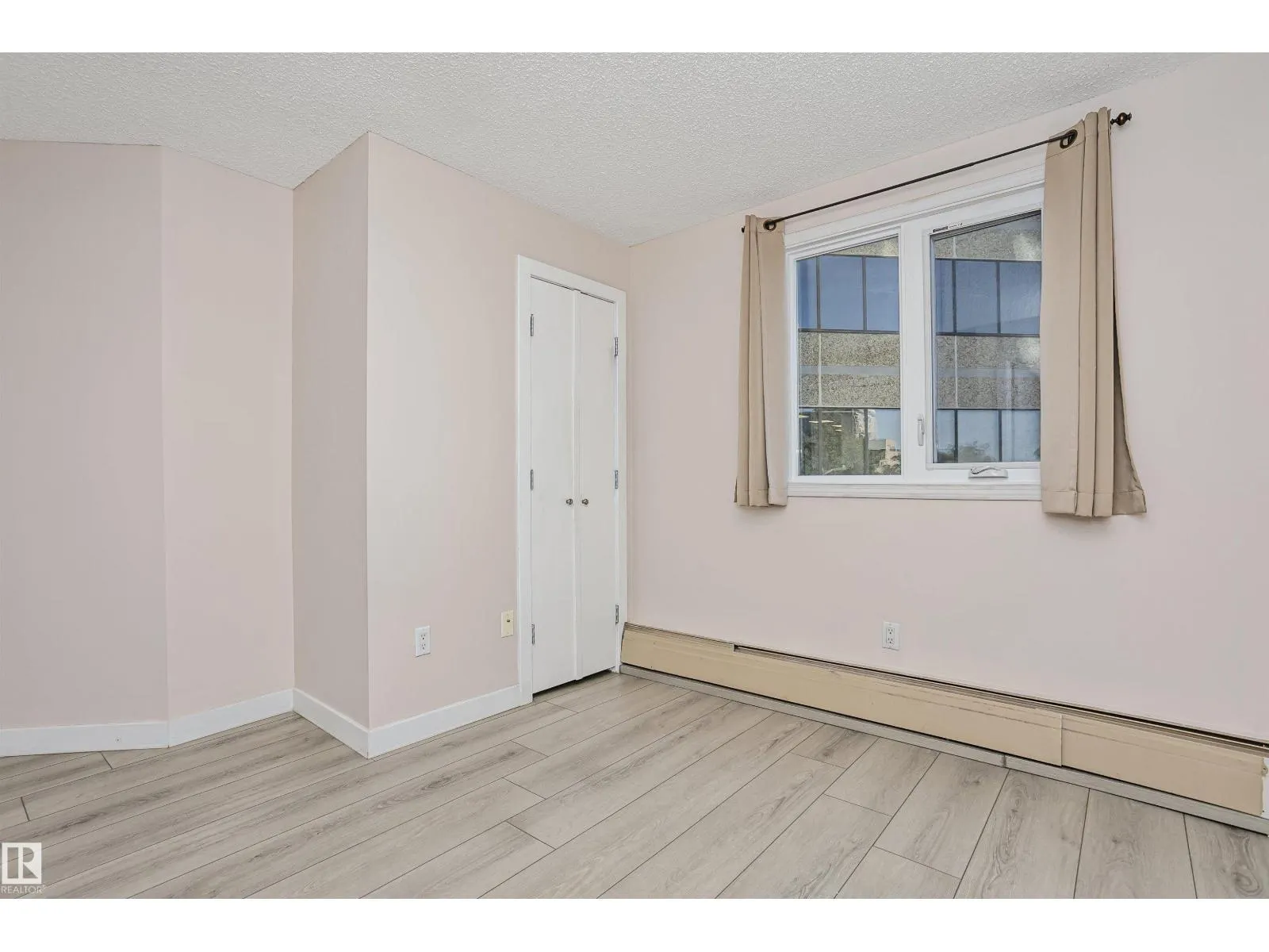 #504 9715 110 ST NW