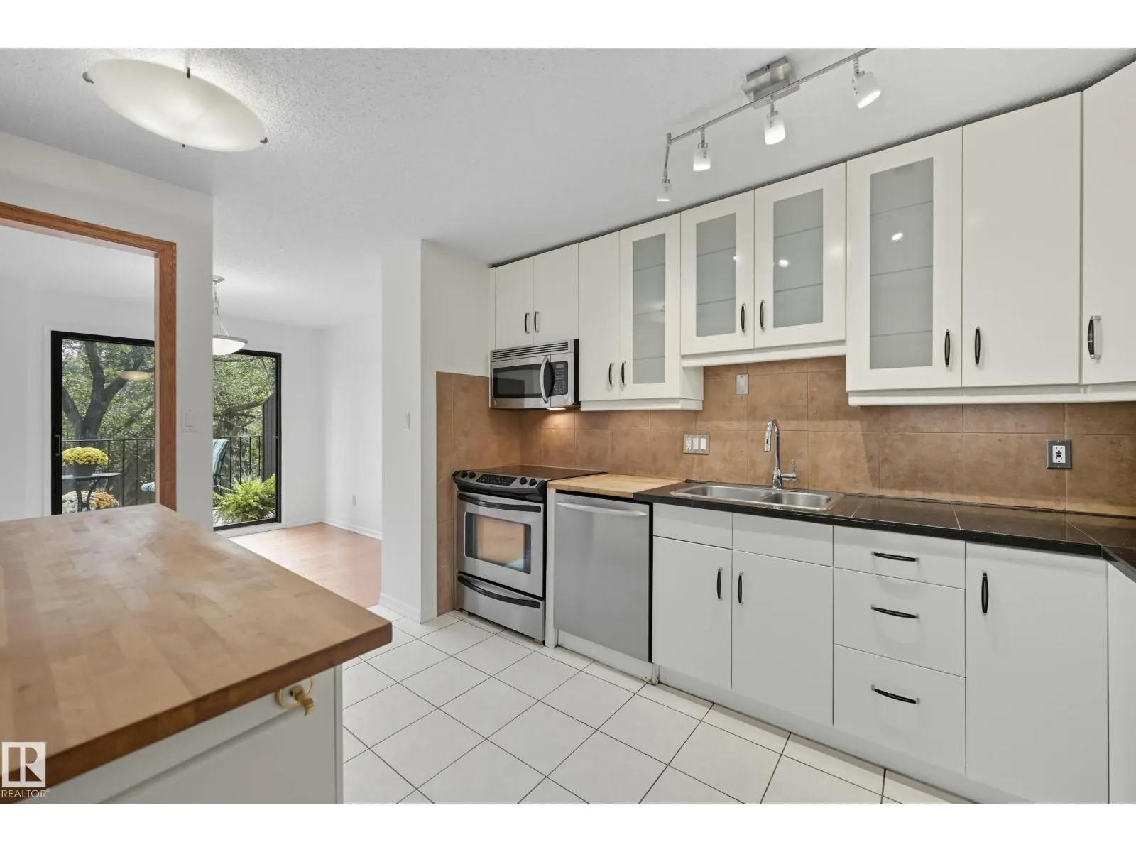 183 HEARTHSTONE NW