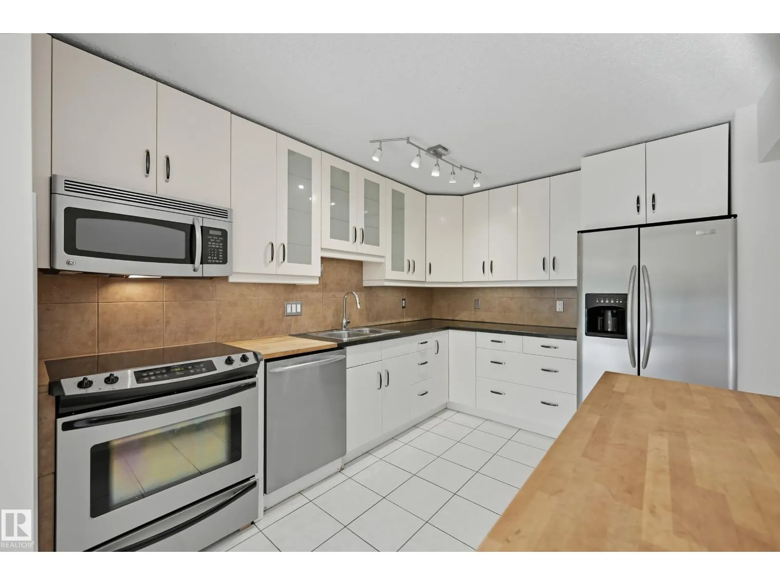 183 HEARTHSTONE NW