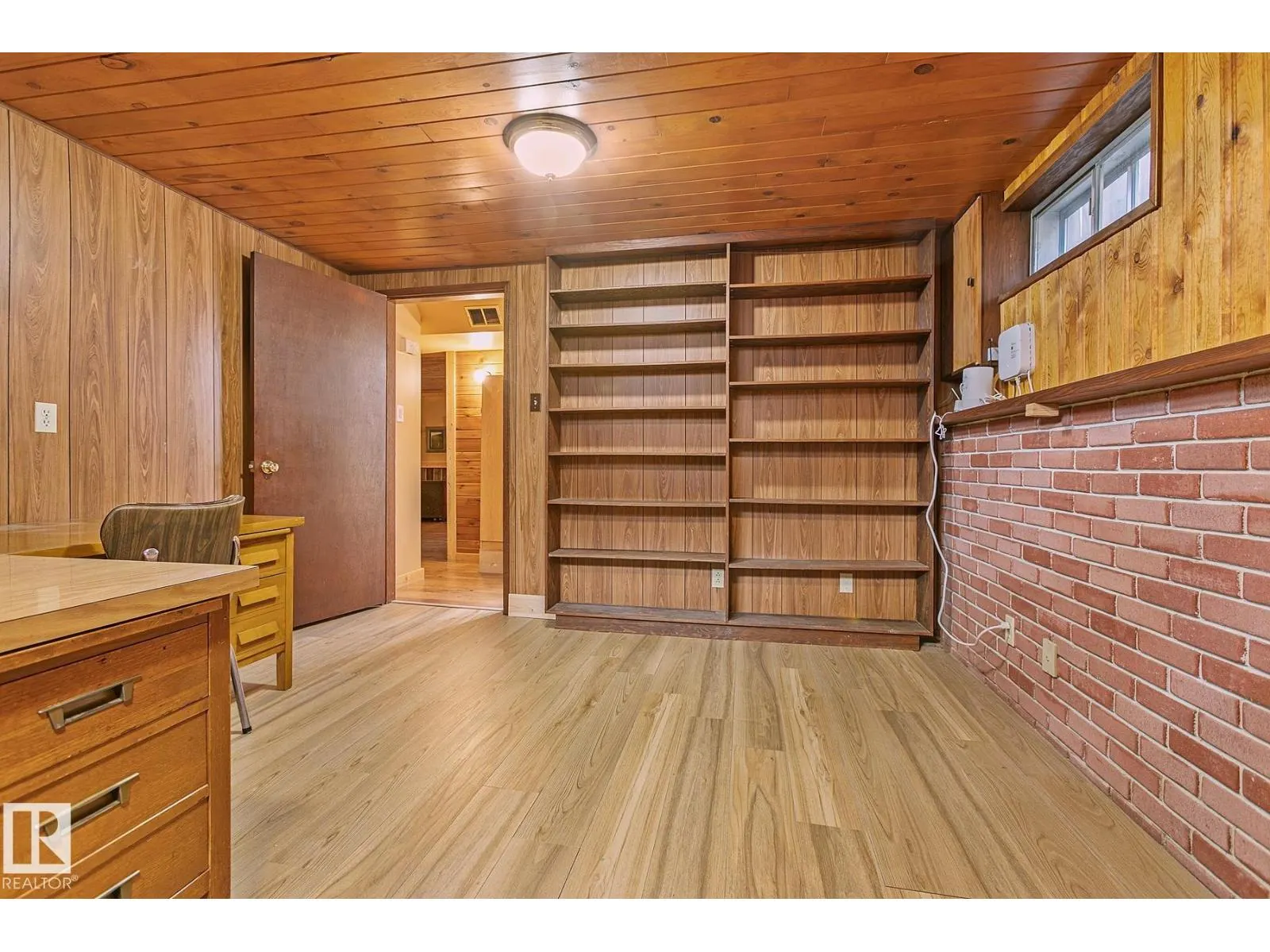 11612 36 AV NW