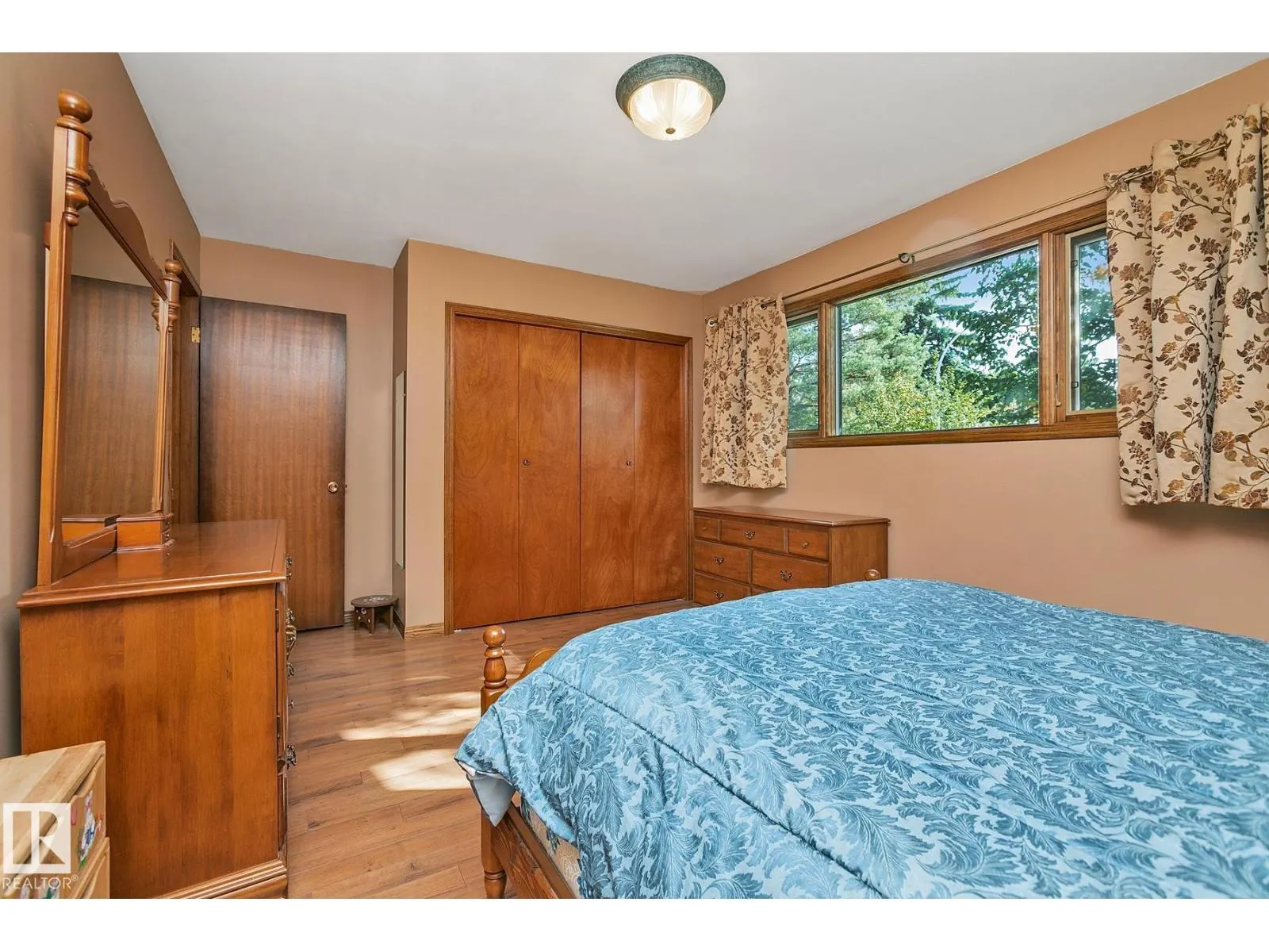 11612 36 AV NW