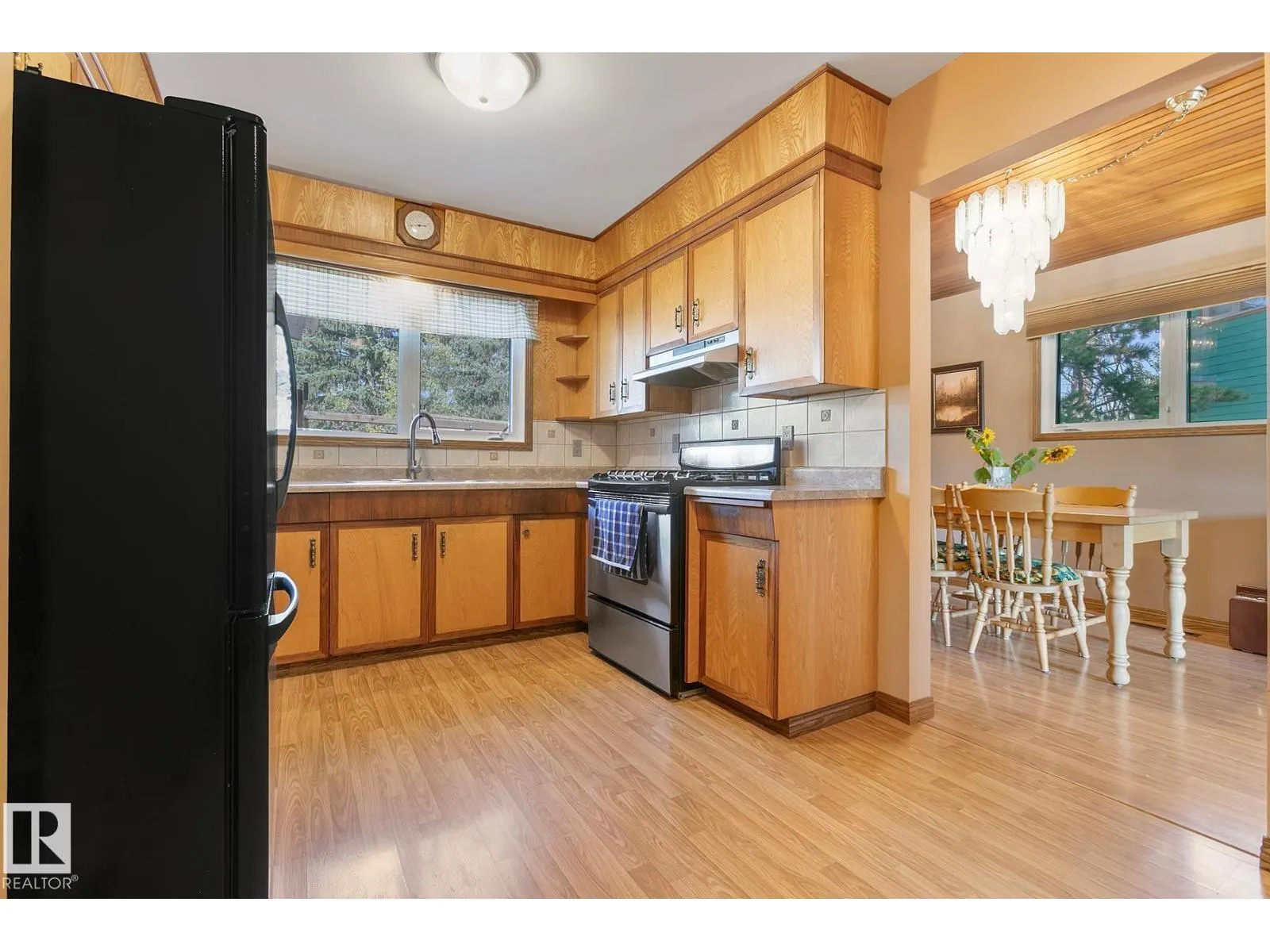 11612 36 AV NW