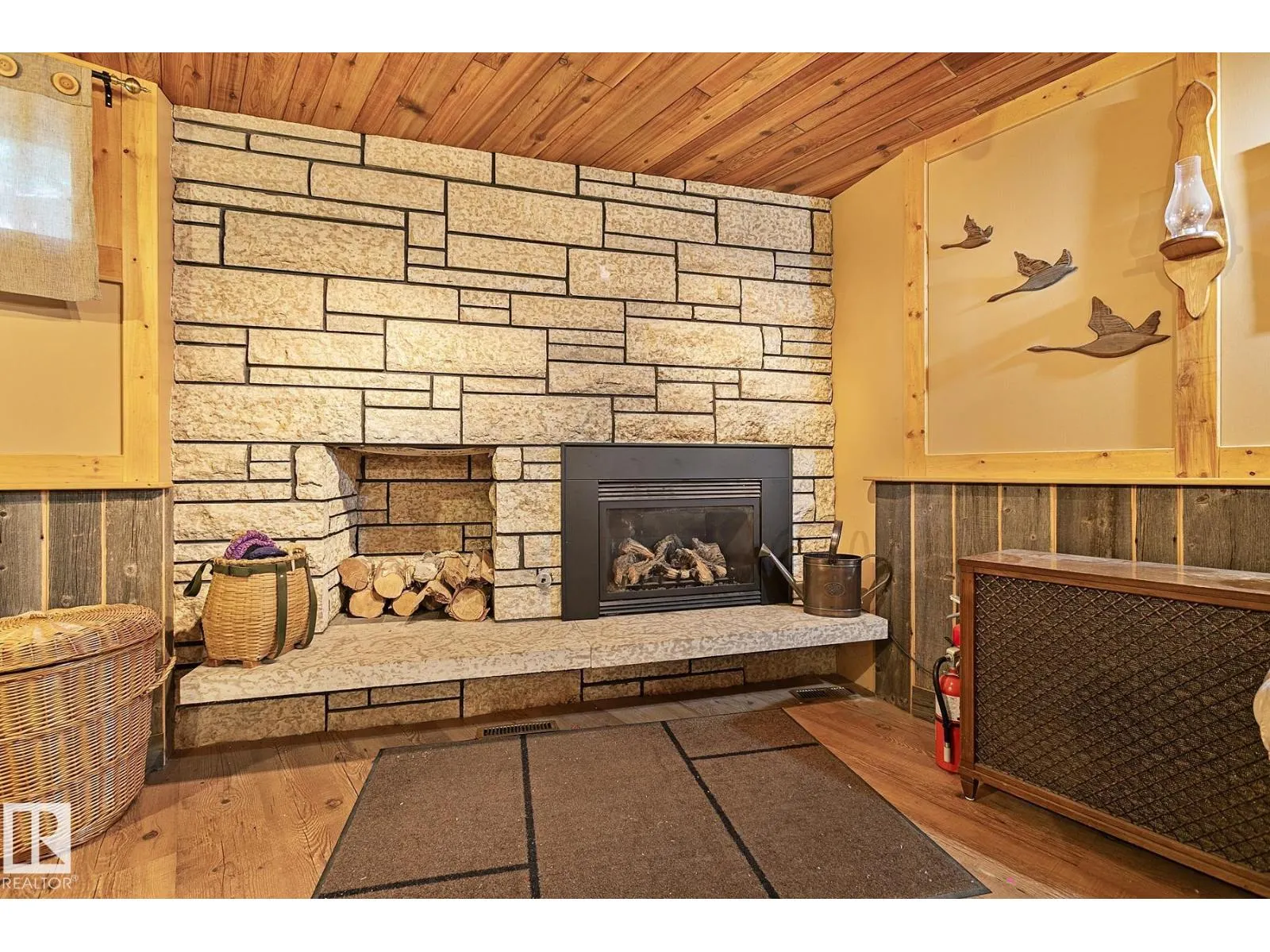 11612 36 AV NW