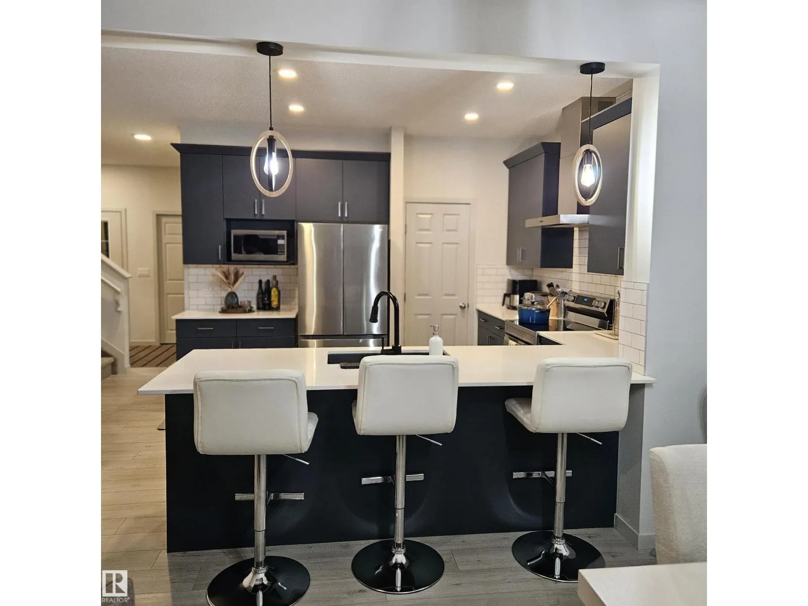 19122 22A AV NW