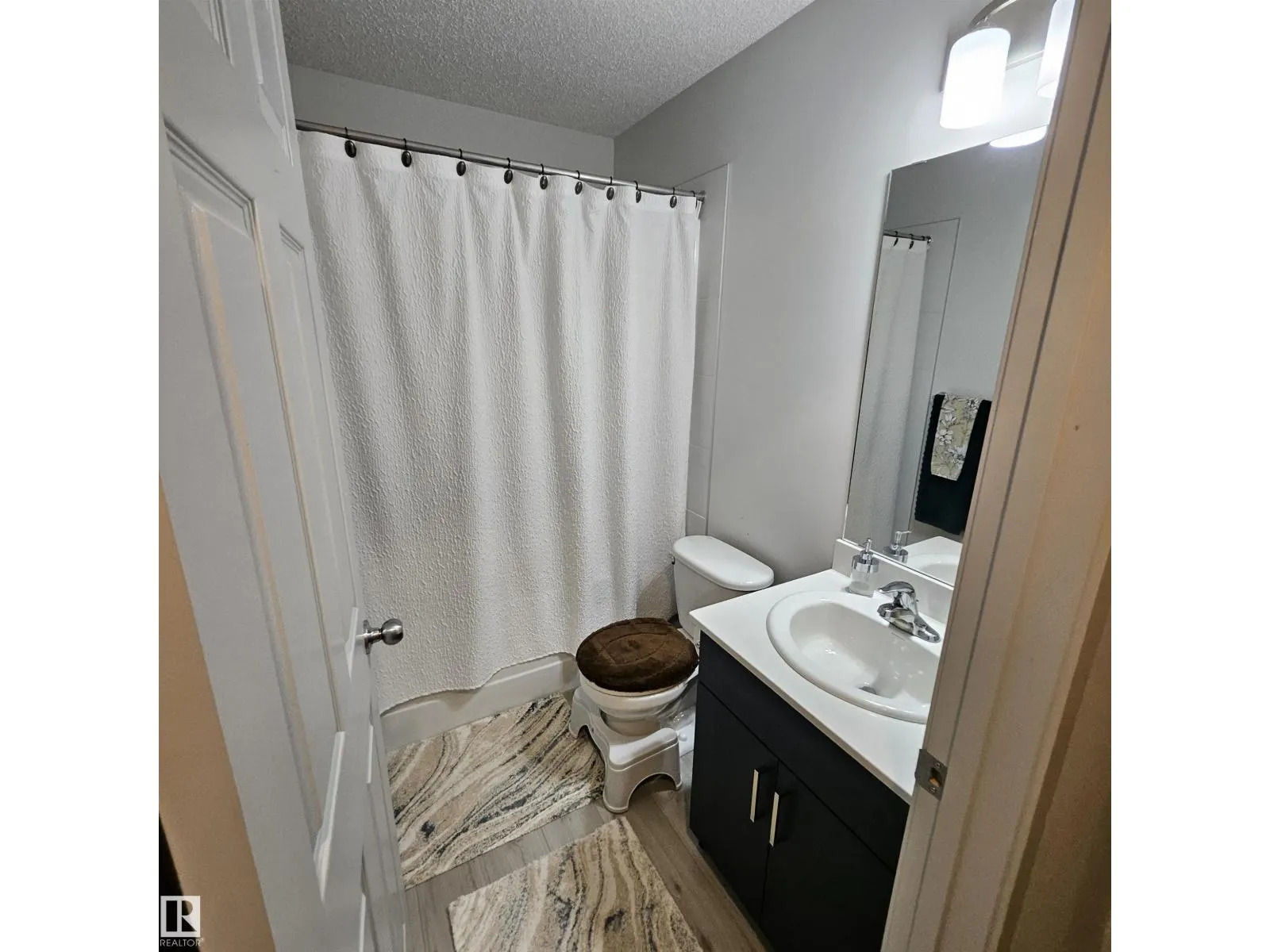 19122 22A AV NW