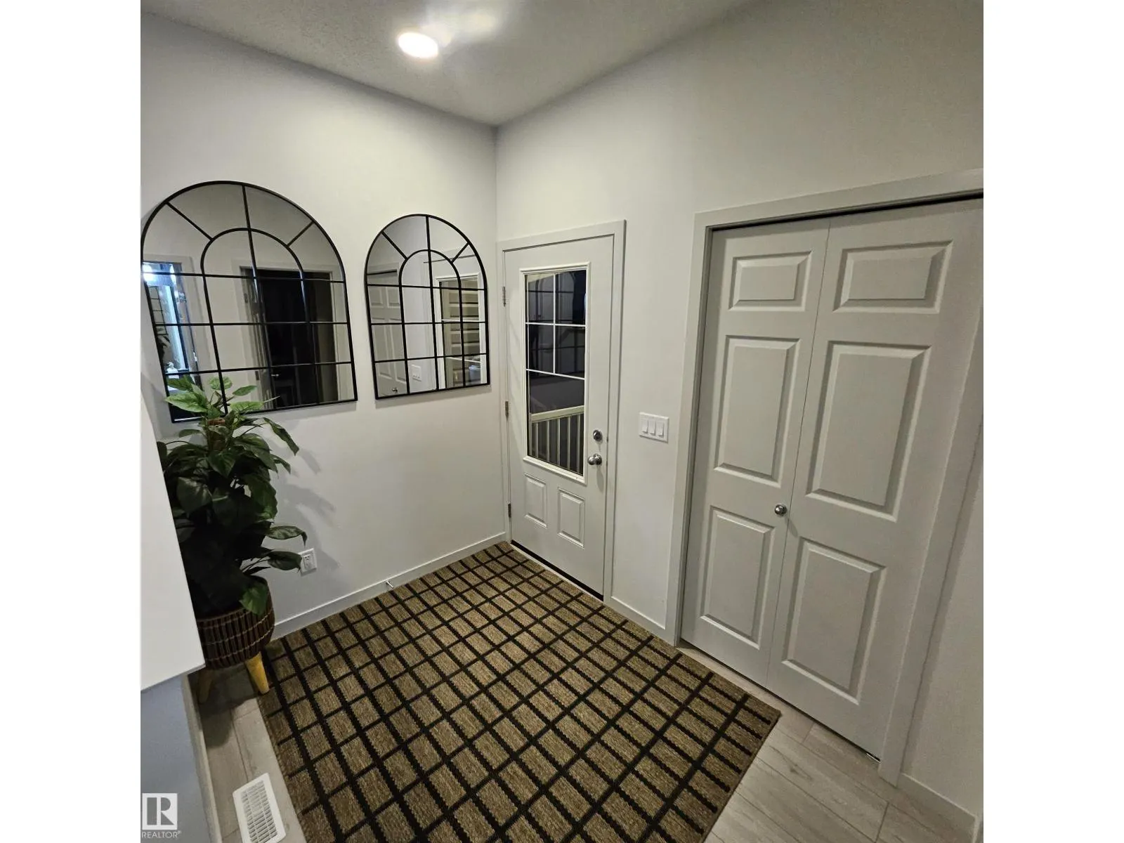 19122 22A AV NW