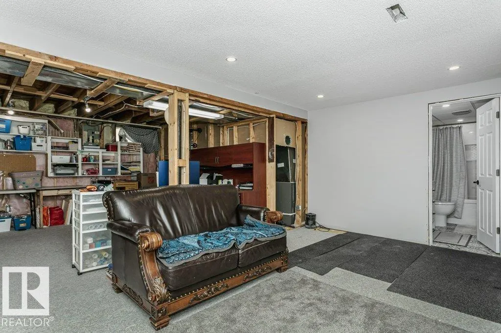 27 MILLGROVE DR