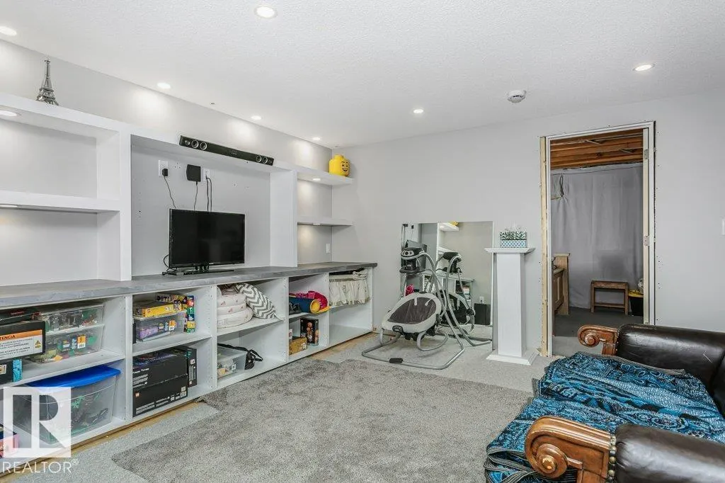 27 MILLGROVE DR