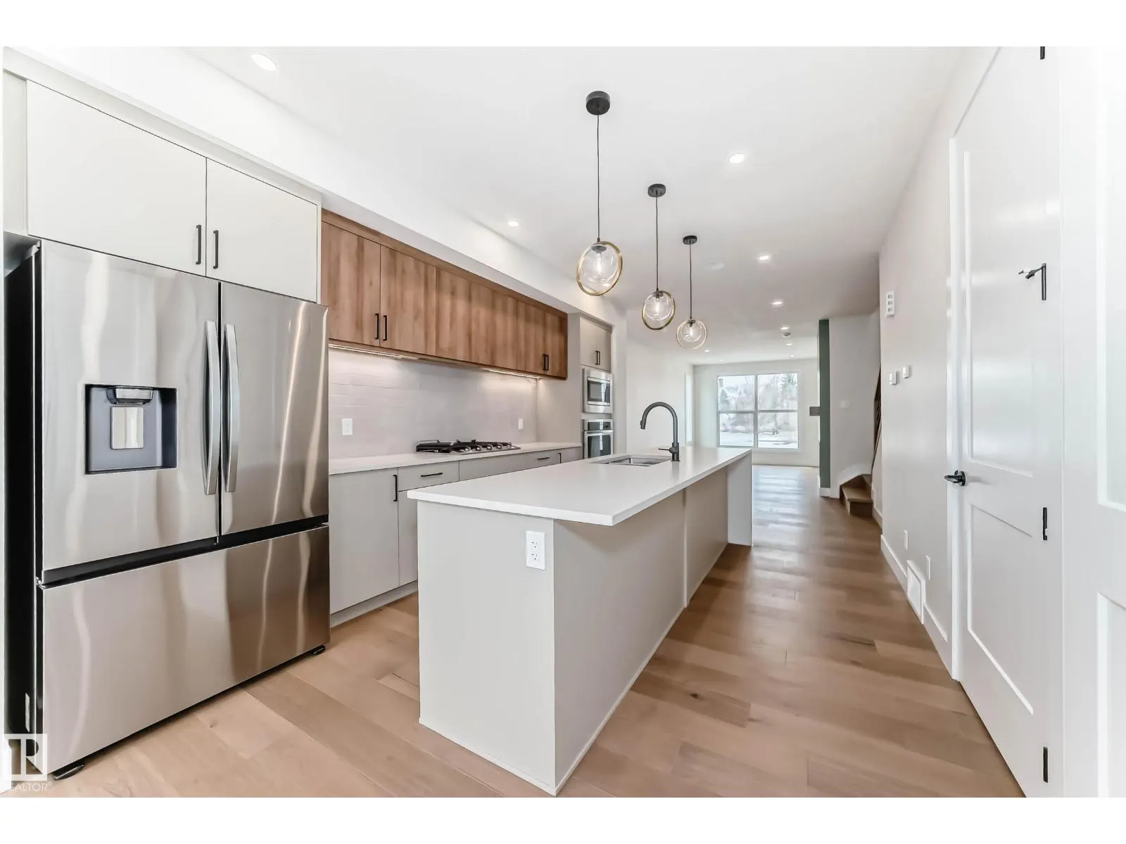 9633 85 ST NW