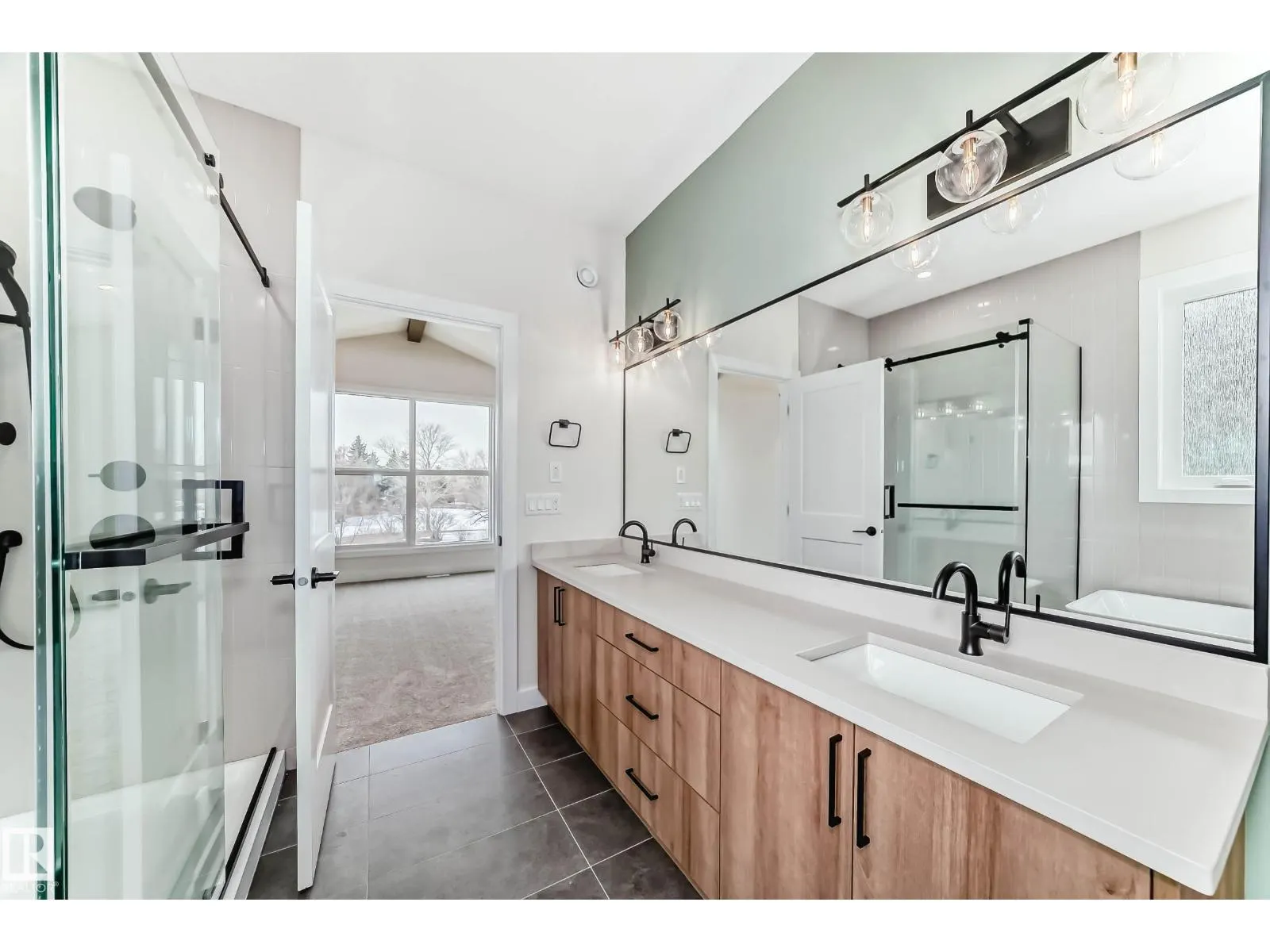 9633 85 ST NW