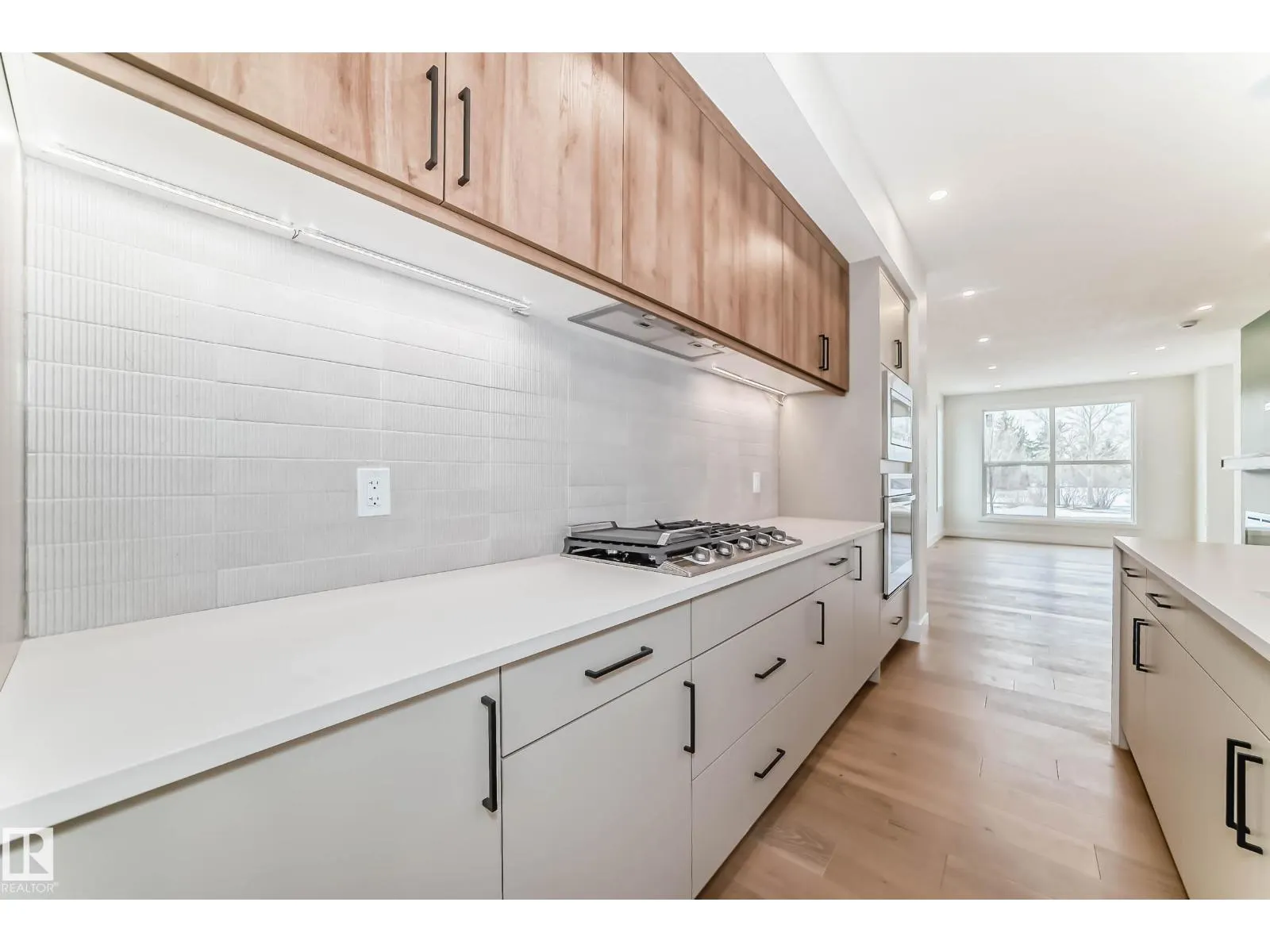 9633 85 ST NW