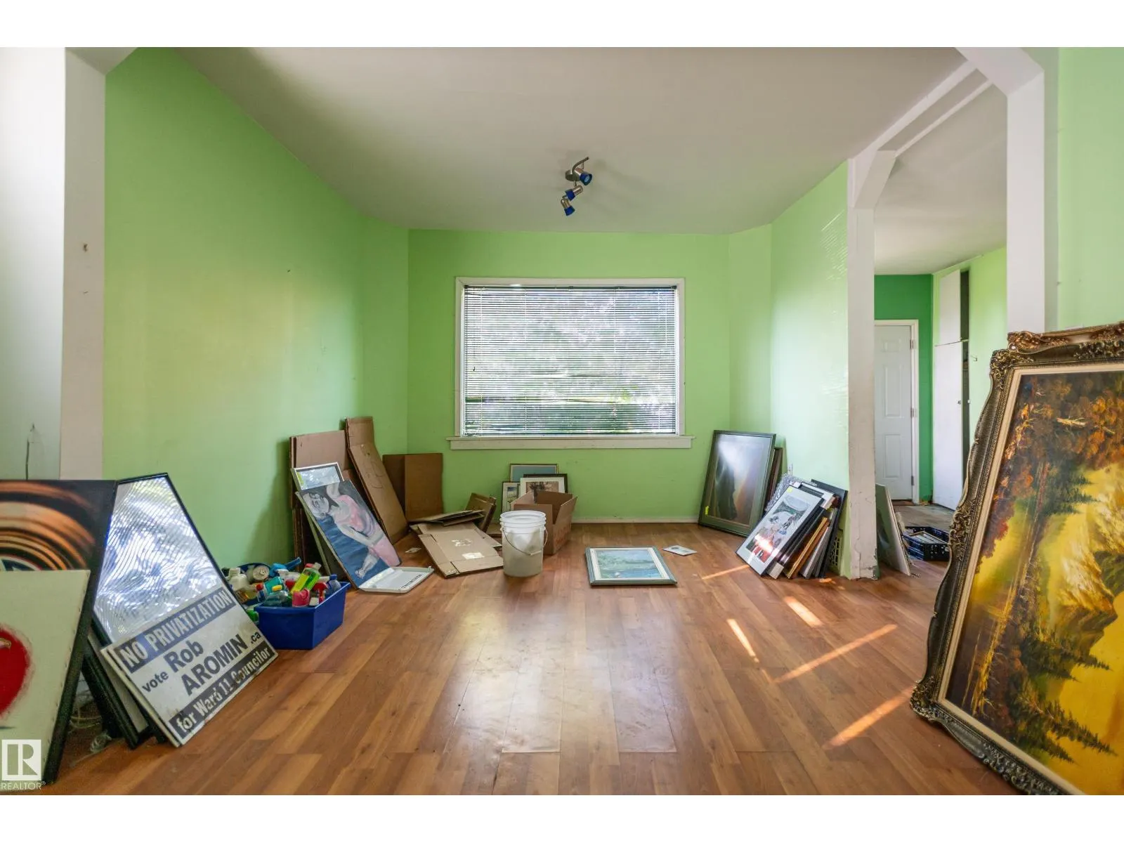 10947 98 ST NW NW