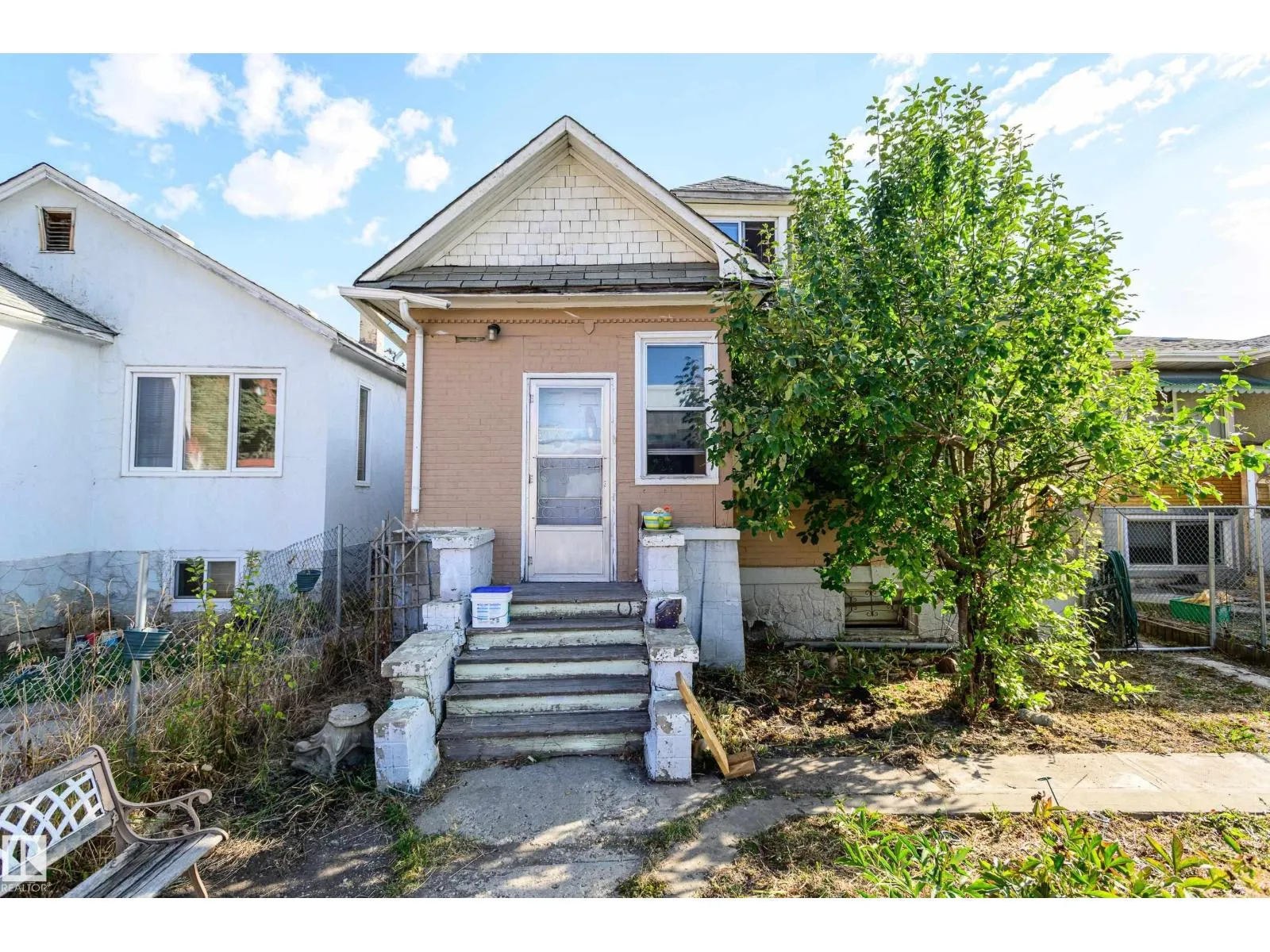 10947 98 ST NW NW