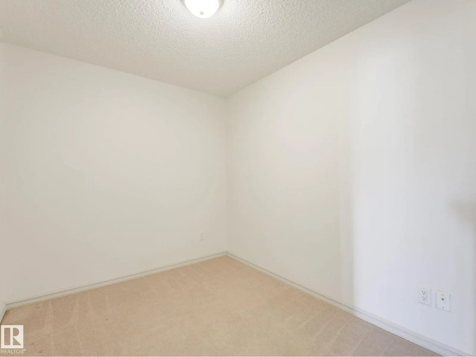 #413 13830 150 AV NW