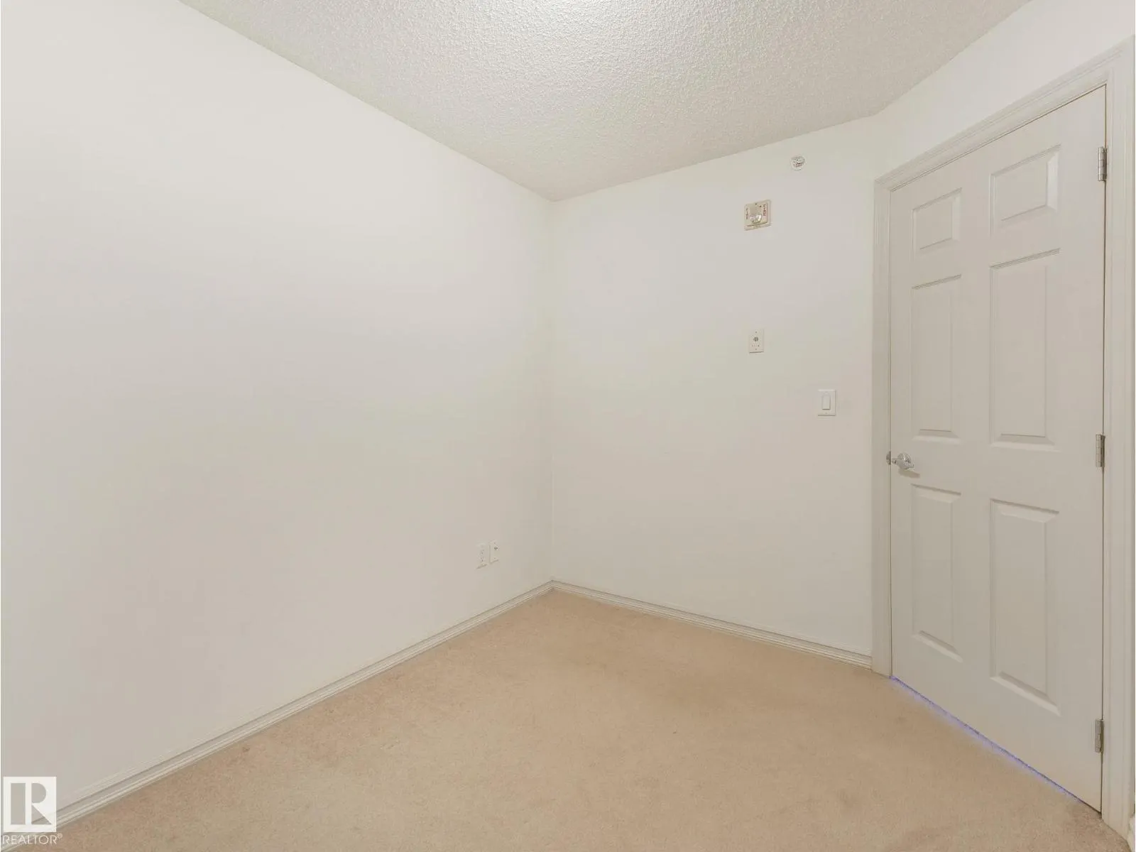 #413 13830 150 AV NW