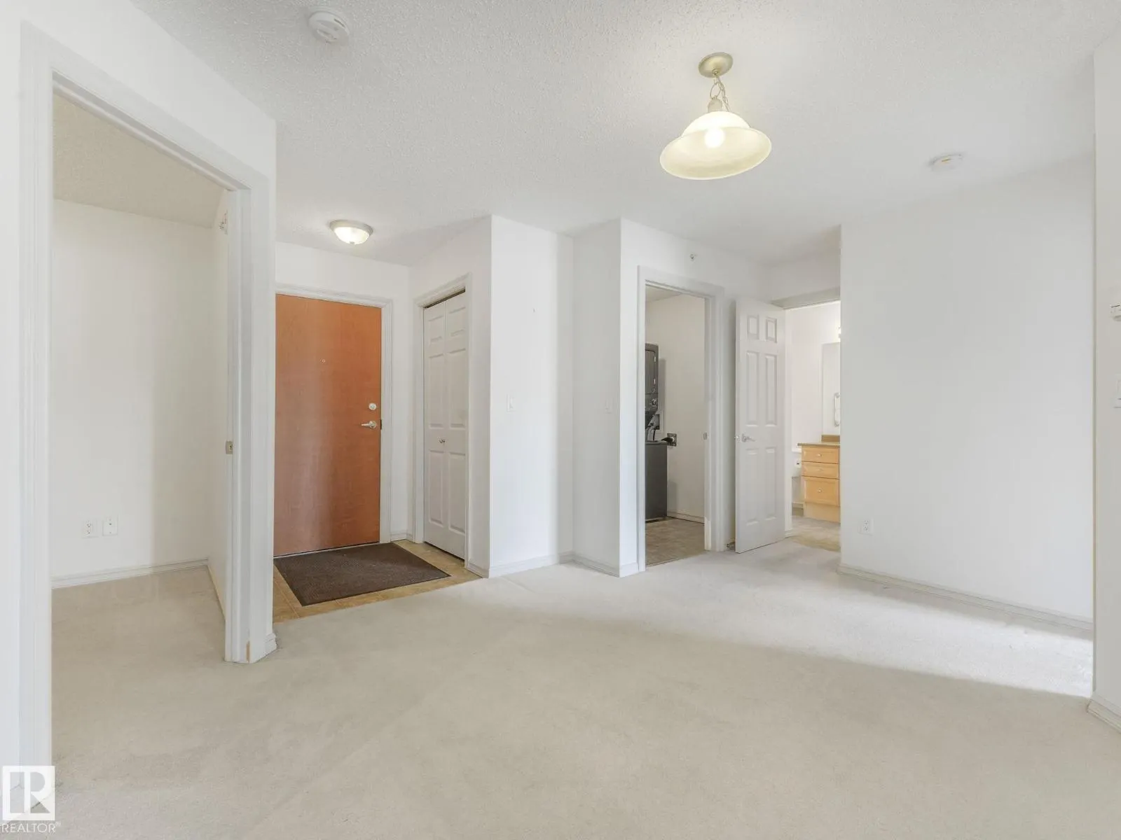 #413 13830 150 AV NW