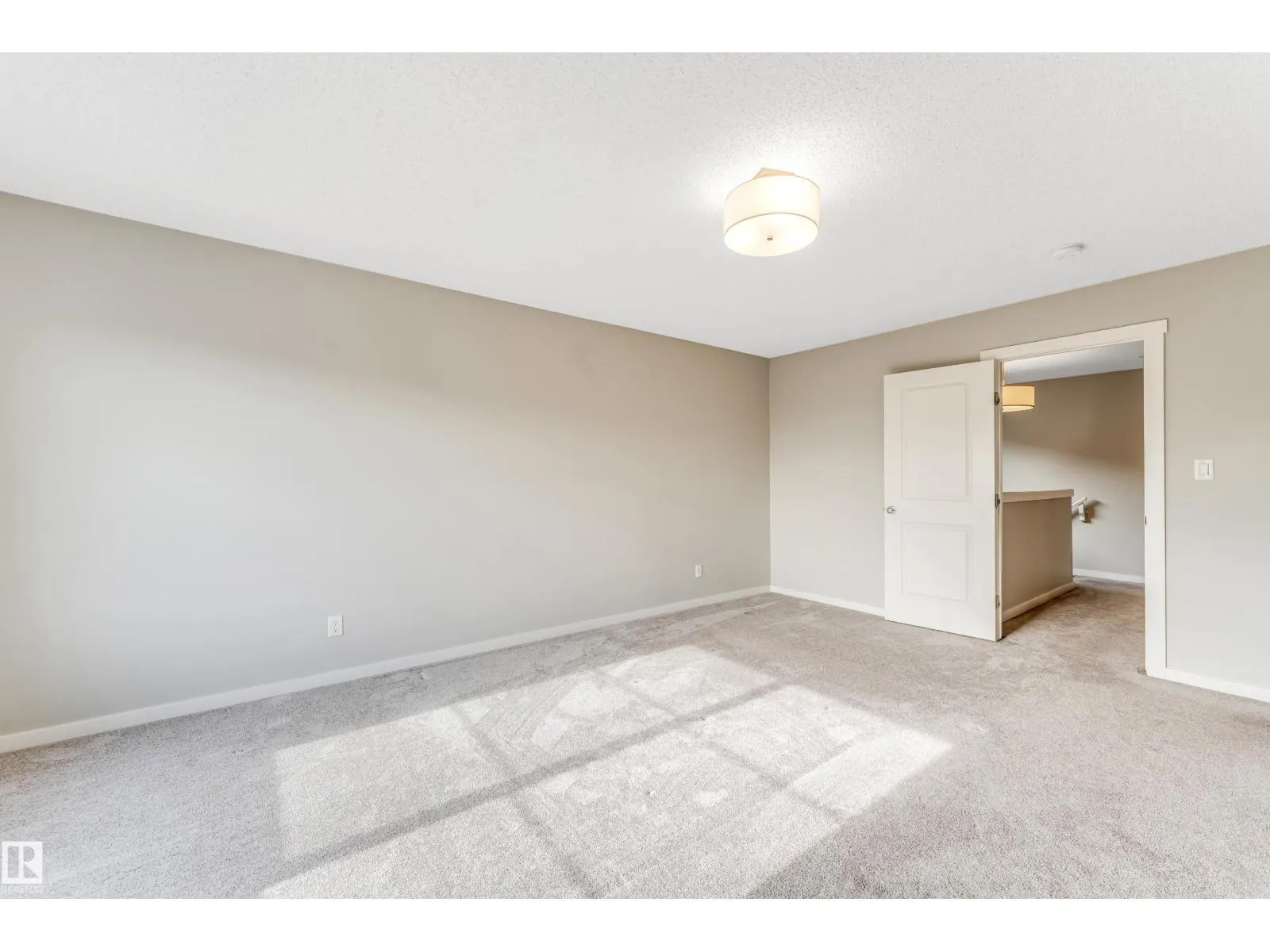 707 40 ST SW