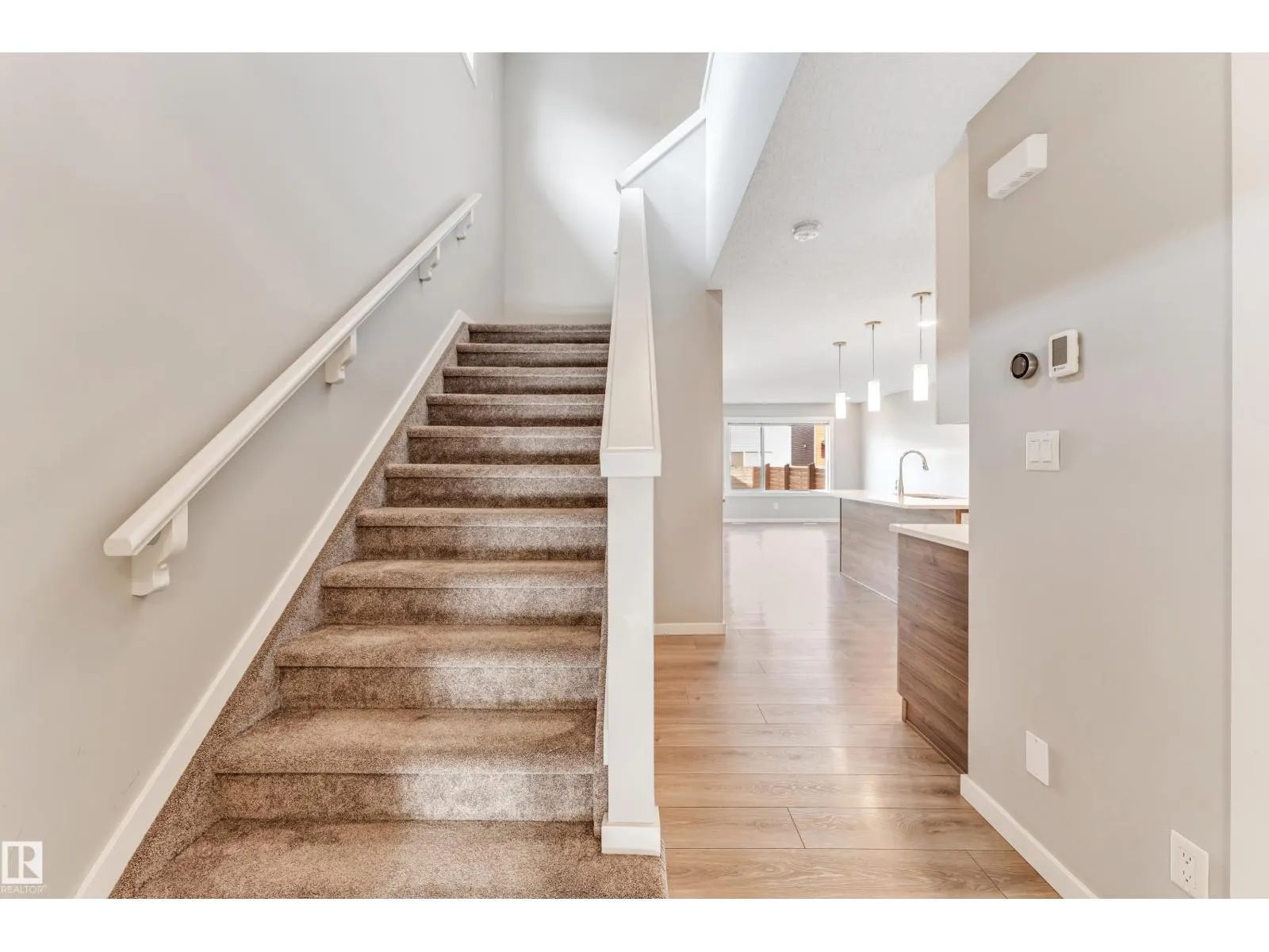707 40 ST SW