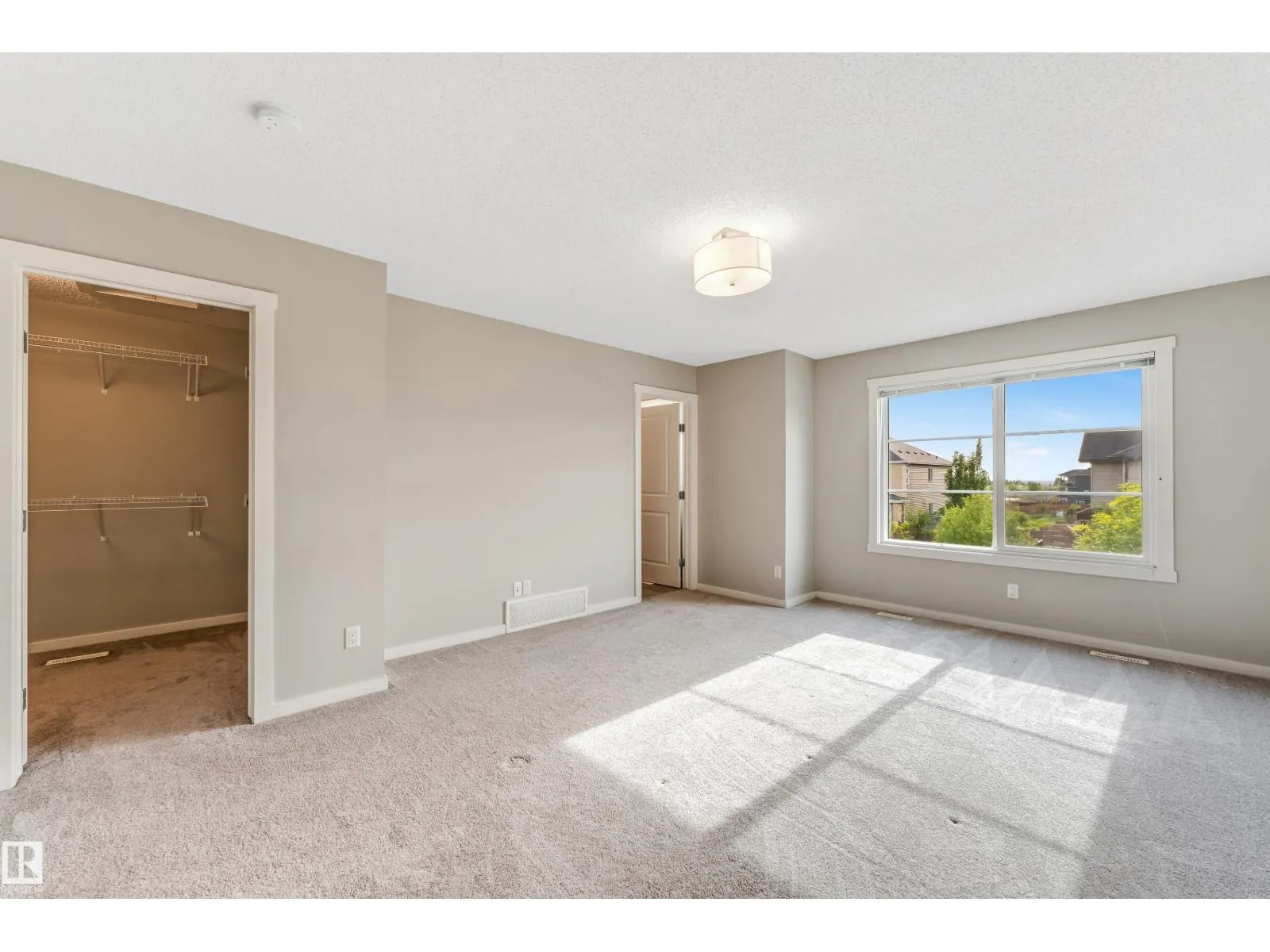 707 40 ST SW