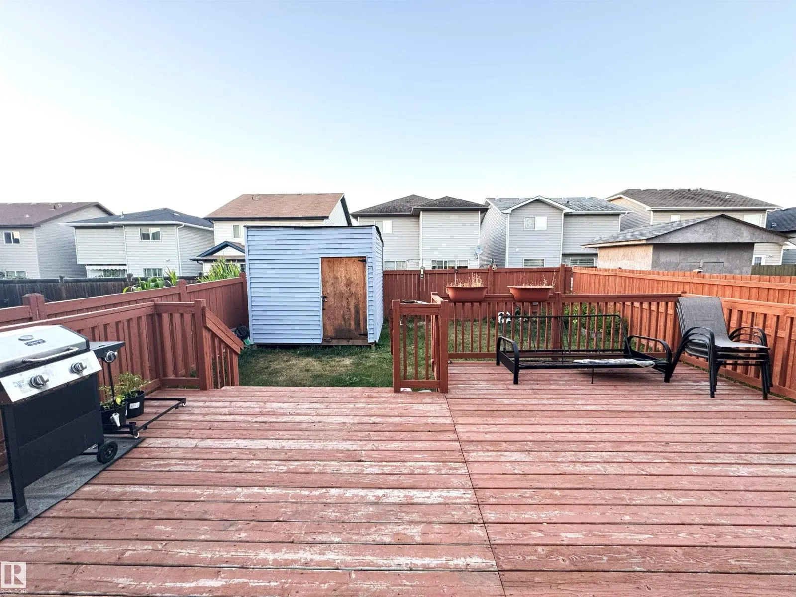 3008 24 AV NW