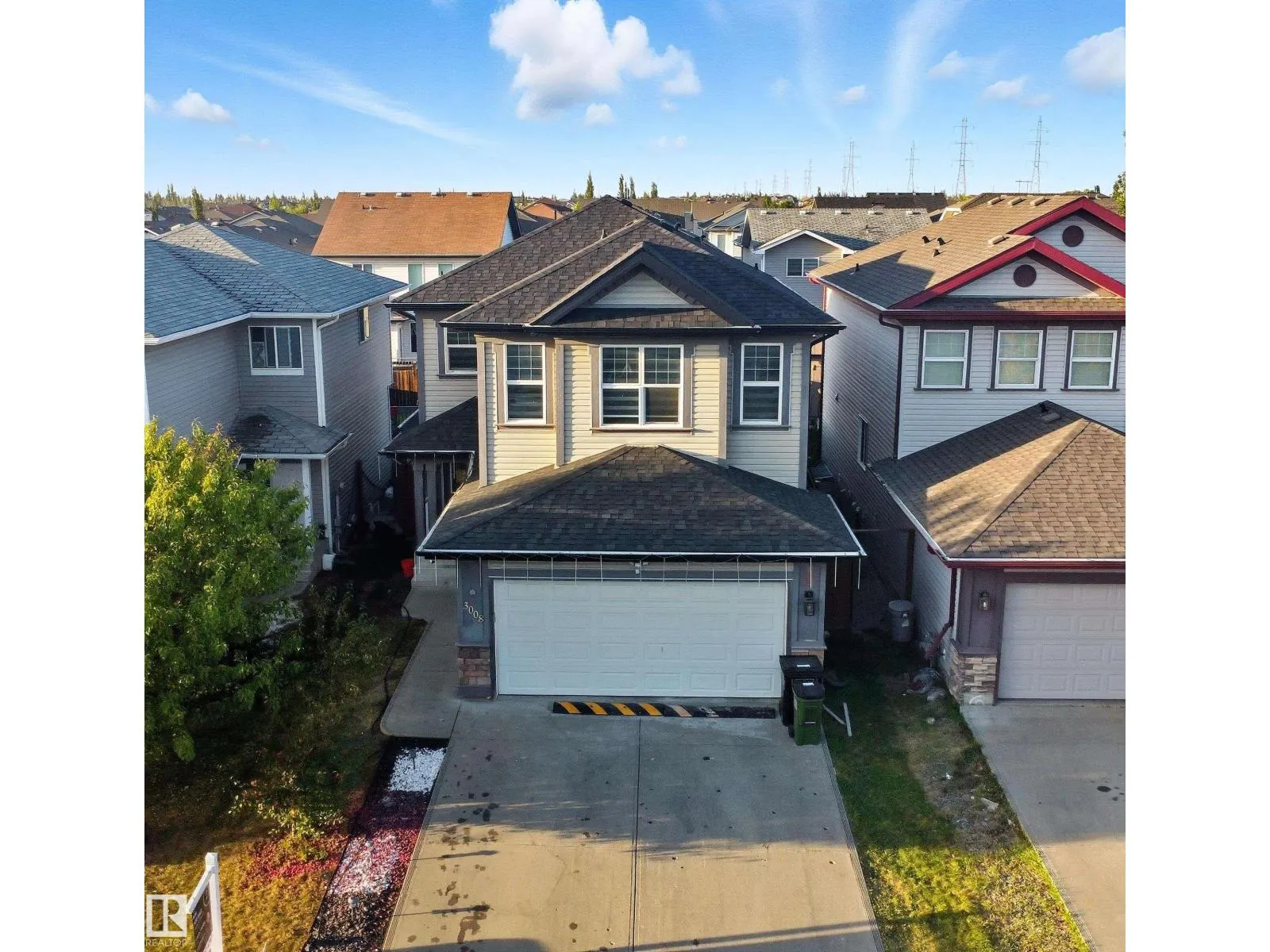 3008 24 AV NW