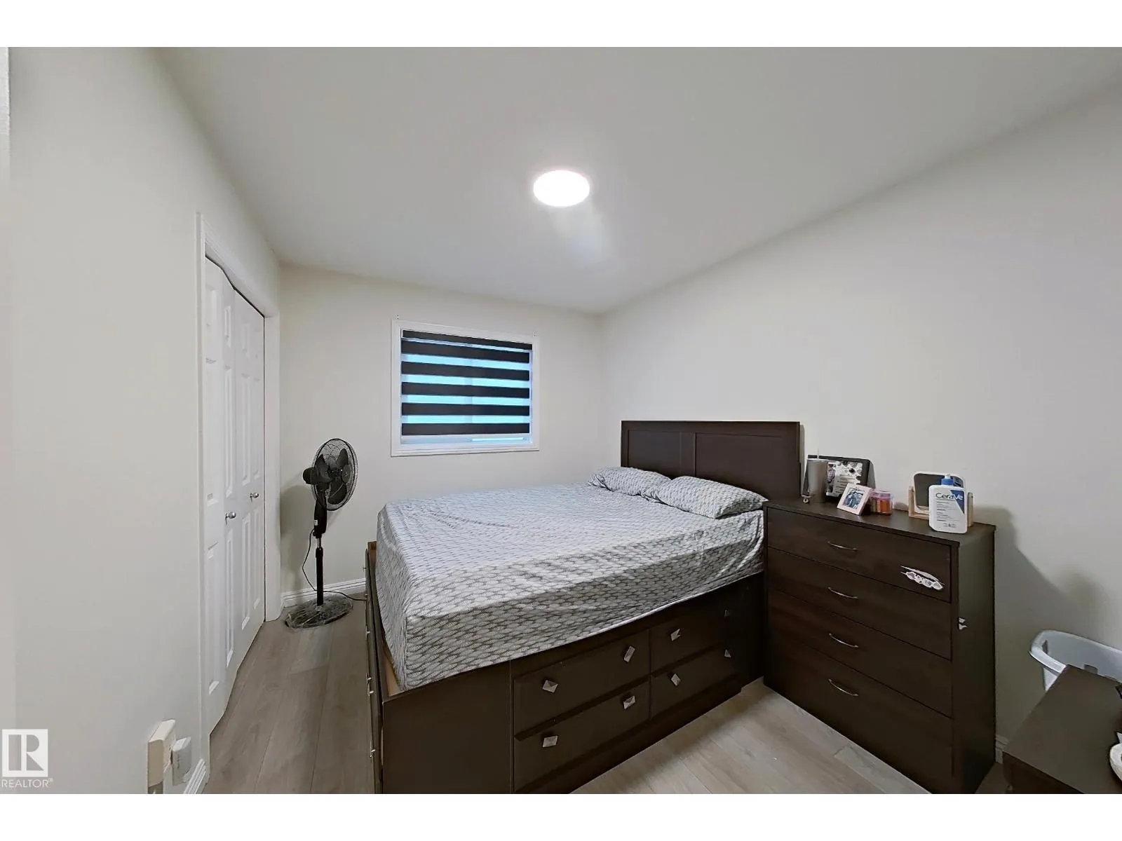 3008 24 AV NW