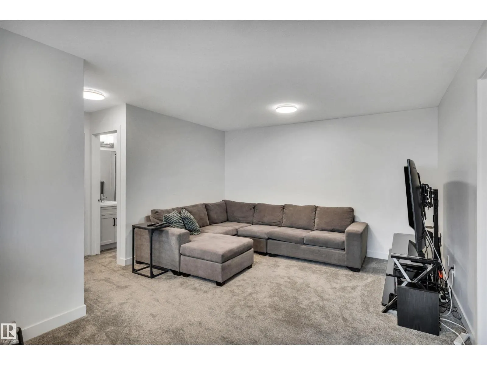 #52 5122 213A ST NW