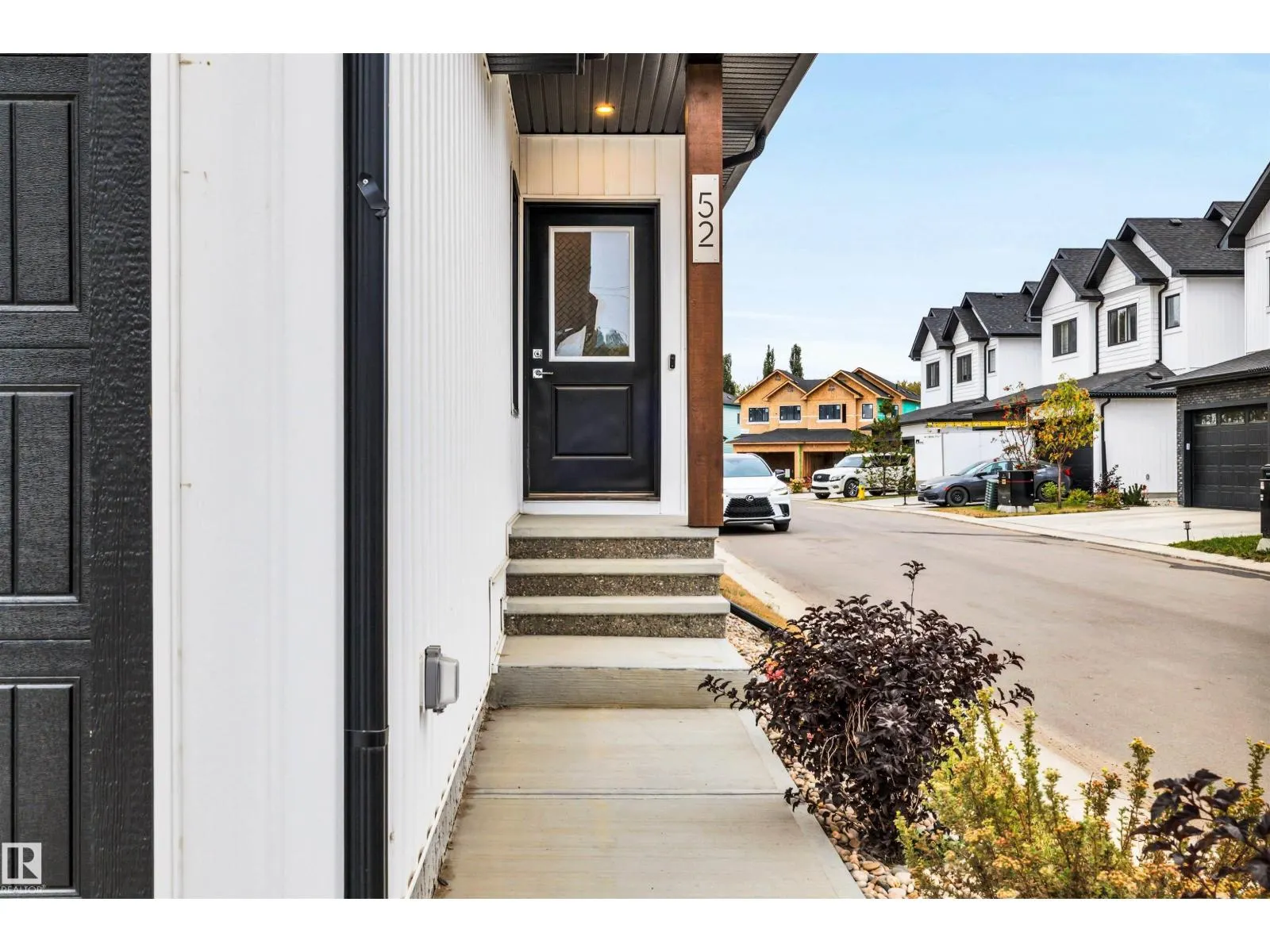 #52 5122 213A ST NW